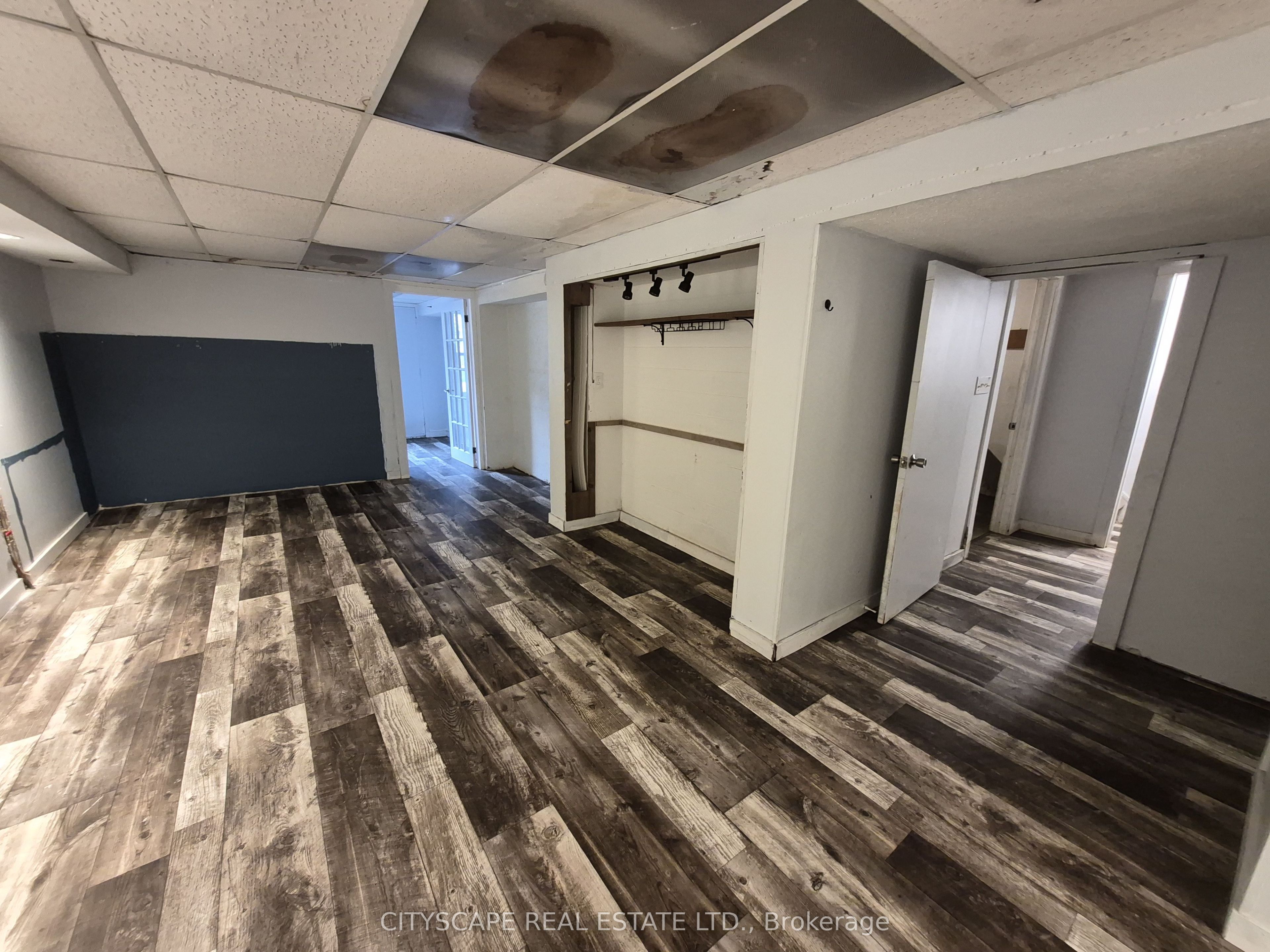 850 Berkshire Drive 8 Property Photo 28