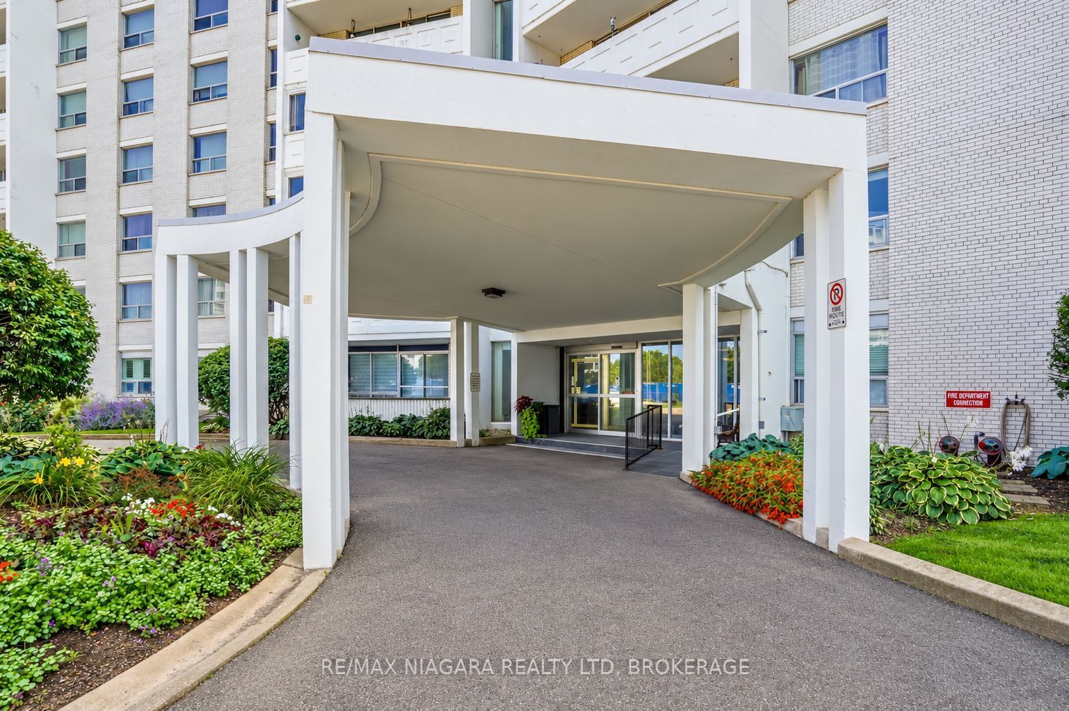 35 Towering Heights Boulevard 102 Property Photo 2