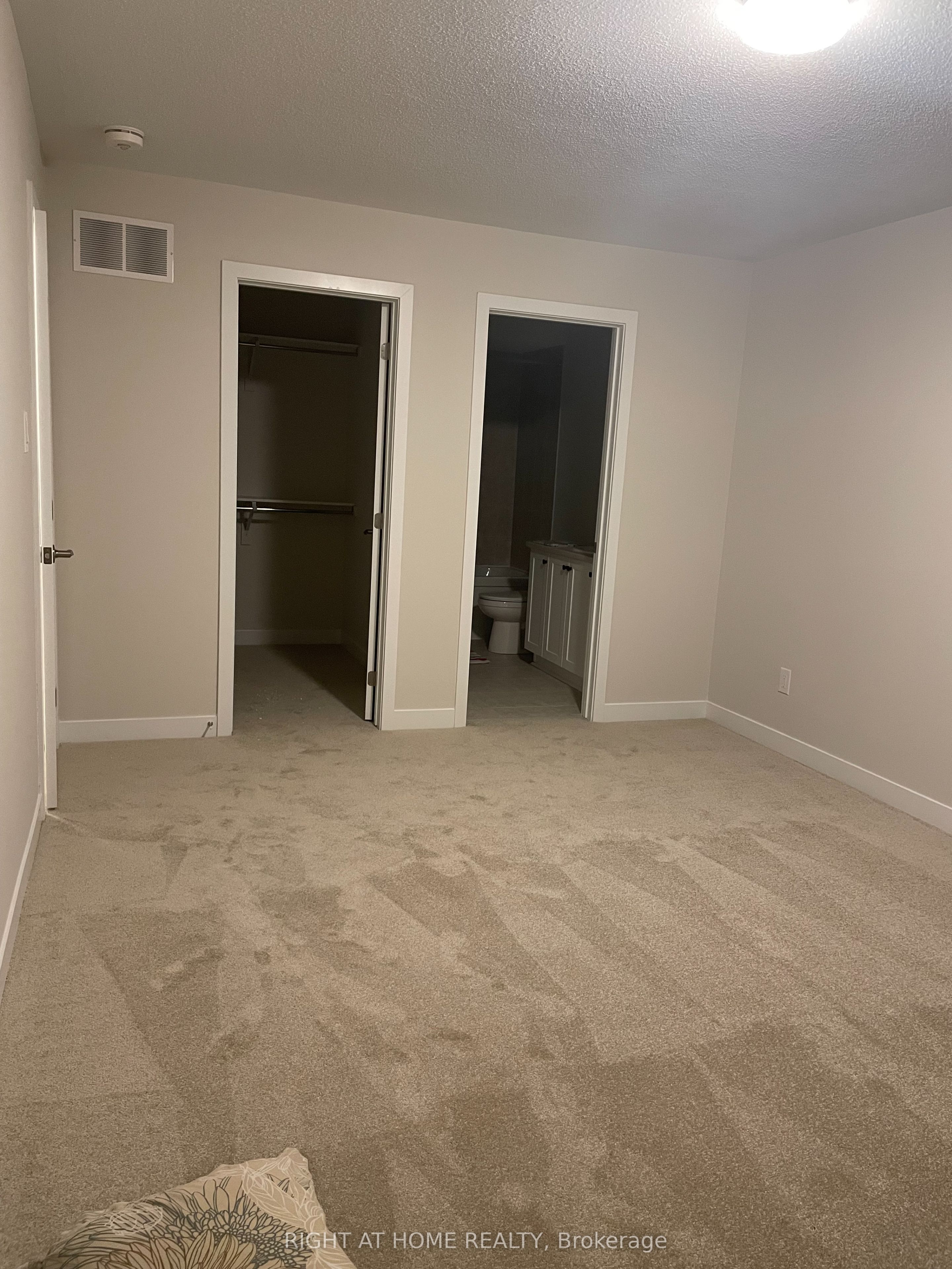 618 Allied Mews E Property Photo 5