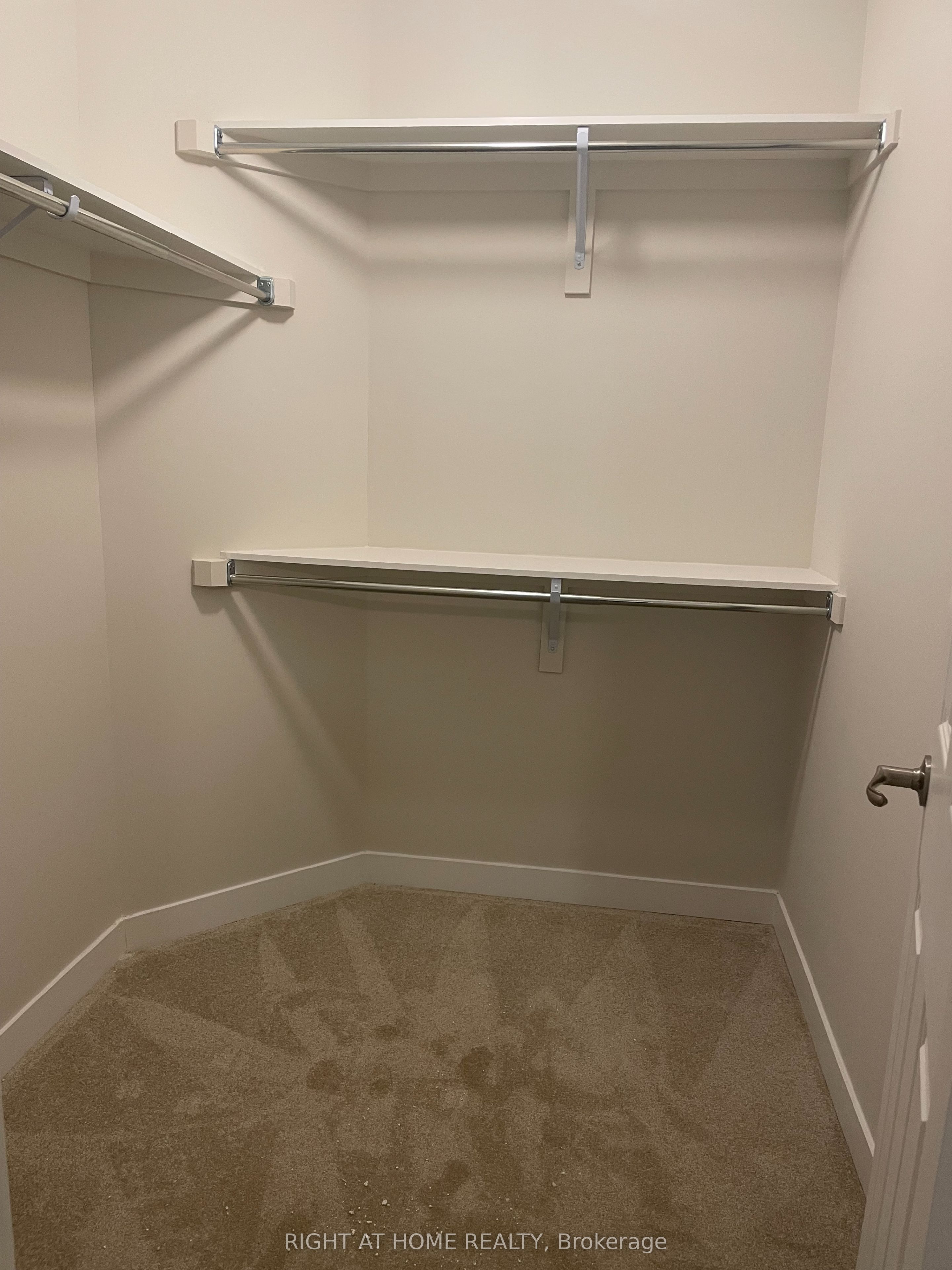 618 Allied Mews E Property Photo 10