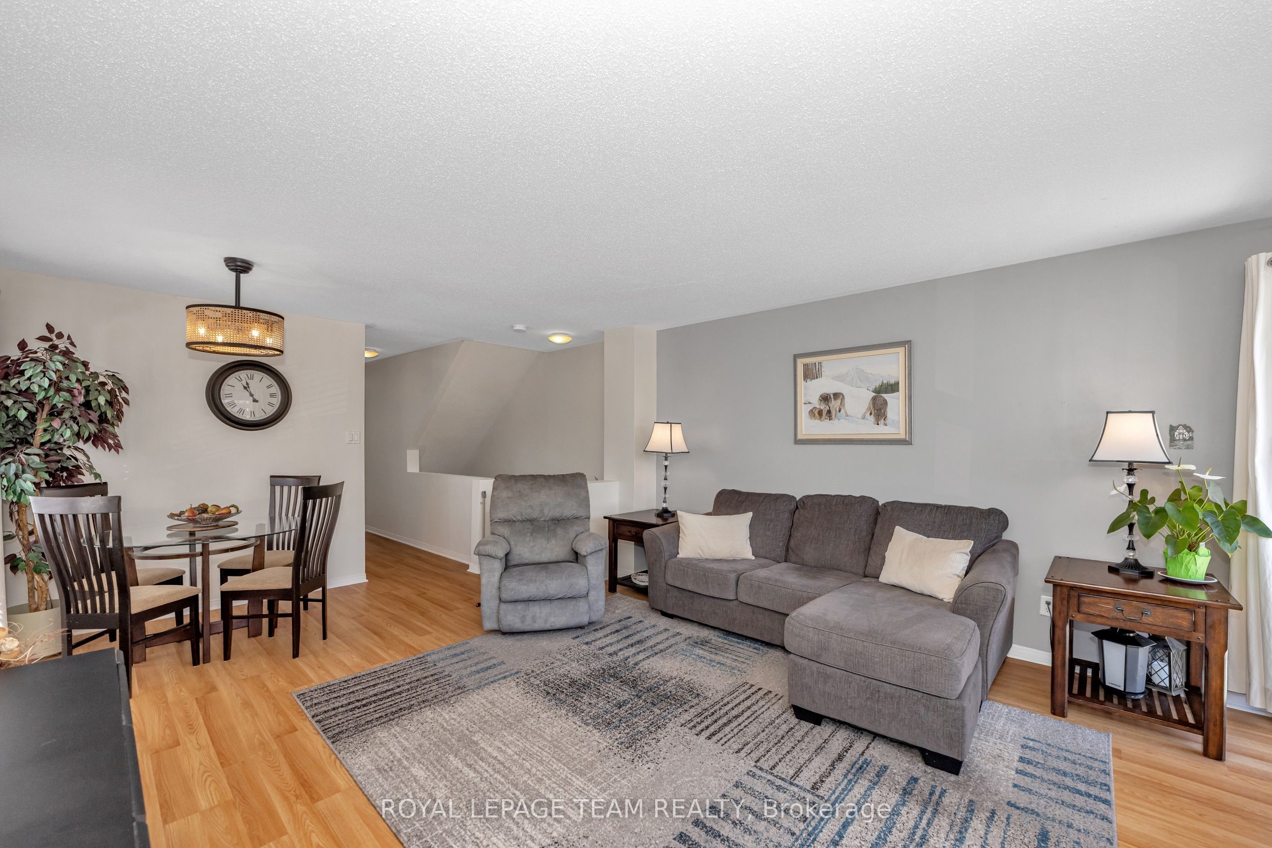 85 Cresthaven Drive Property Photo 6