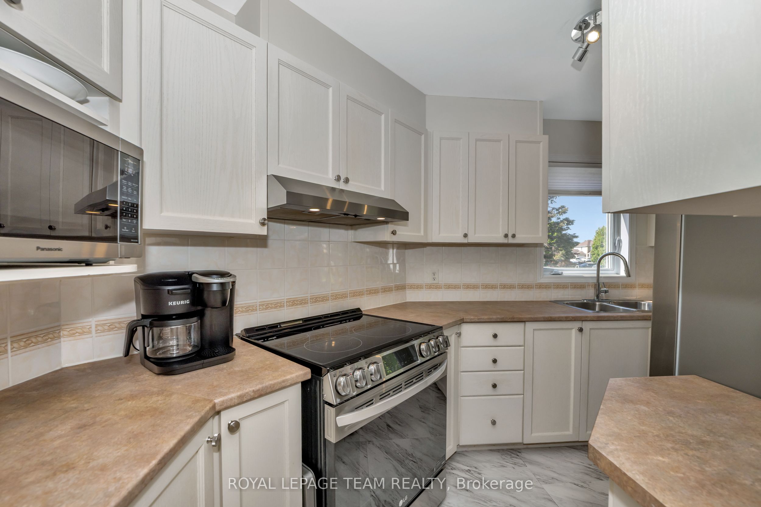 85 Cresthaven Drive Property Photo 11