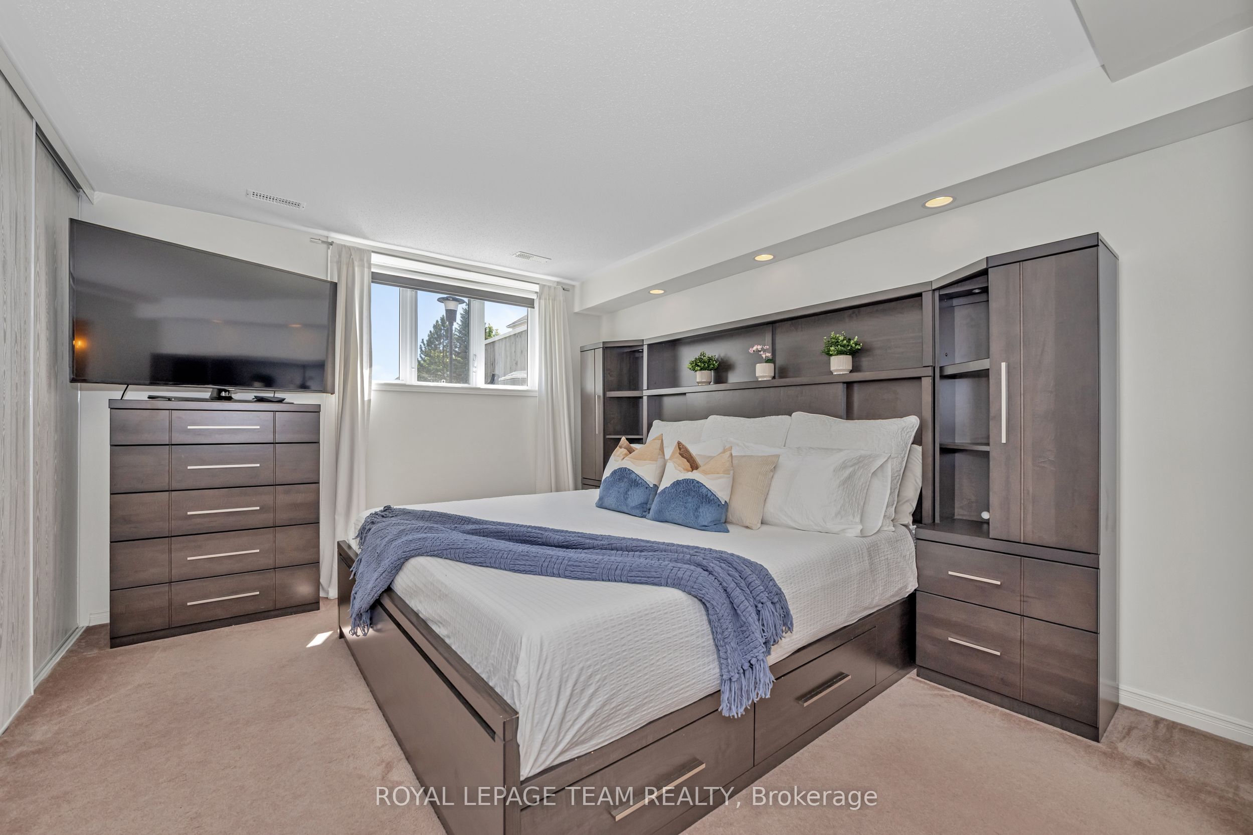 85 Cresthaven Drive Property Photo 15