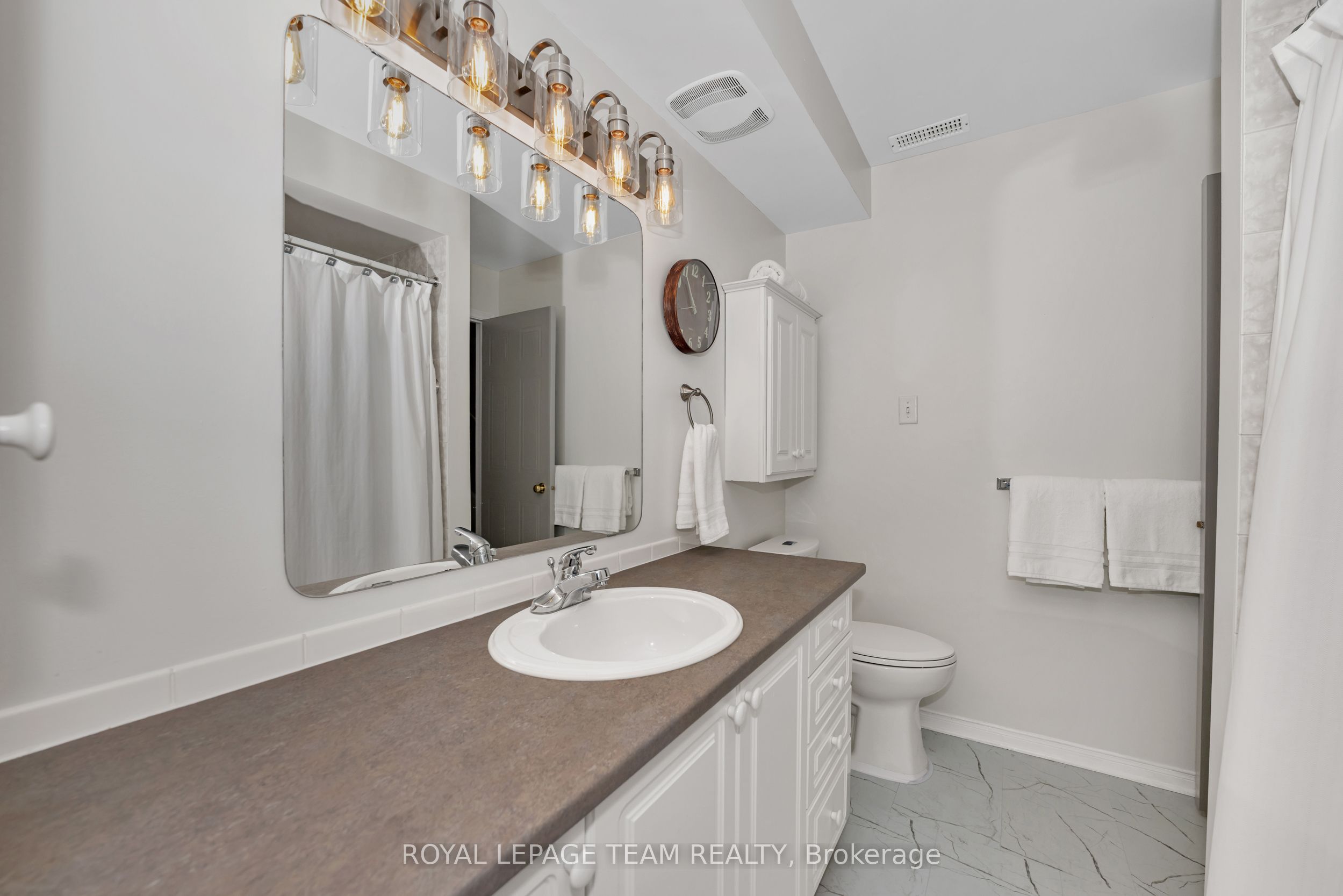85 Cresthaven Drive Property Photo 16