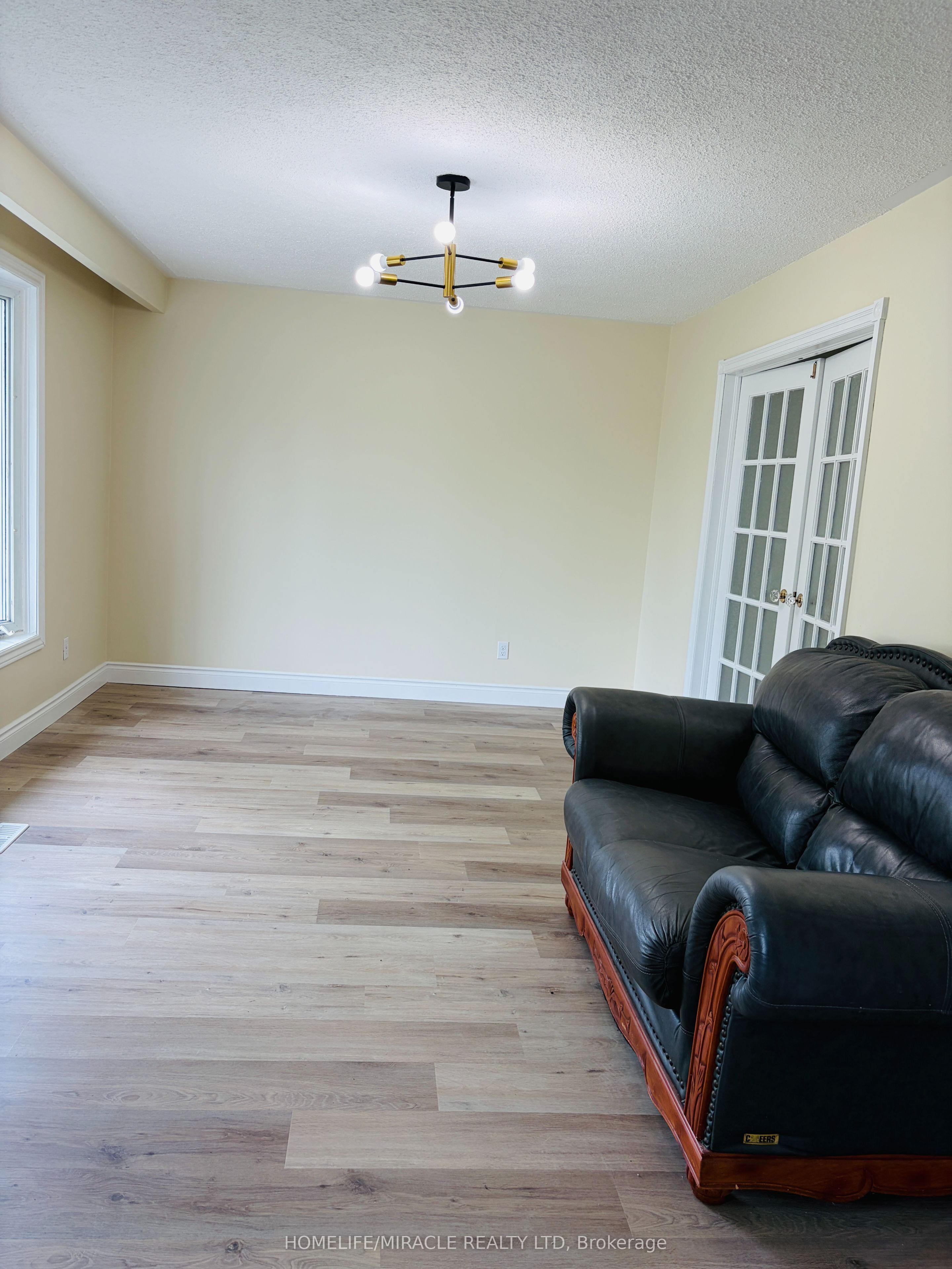 1129 Valentine Drive Property Photo 5