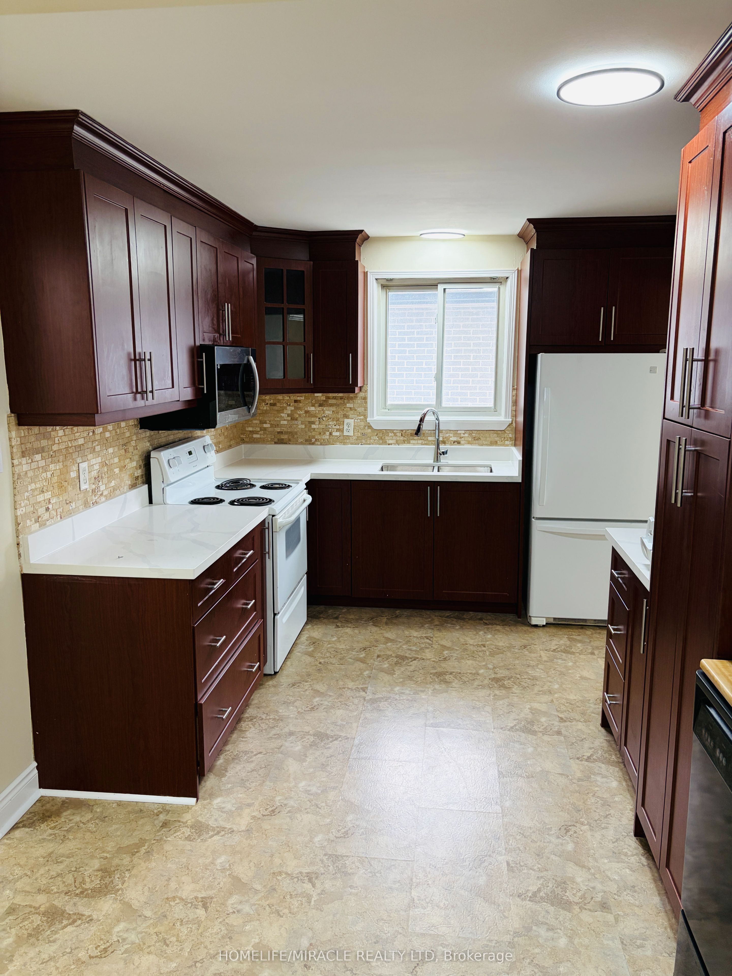 1129 Valentine Drive Property Photo 8