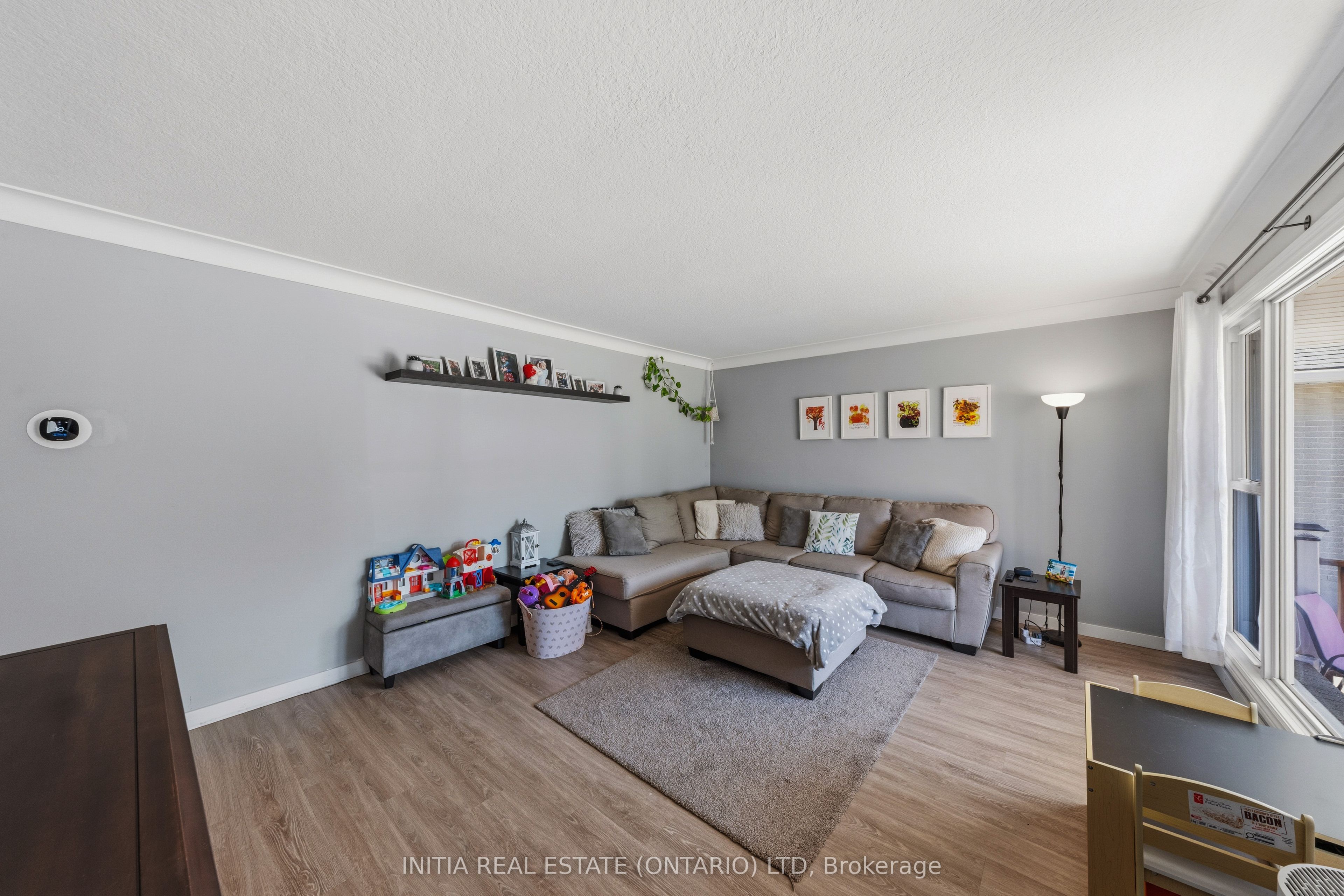 97 Grey Crescent Property Photo 5