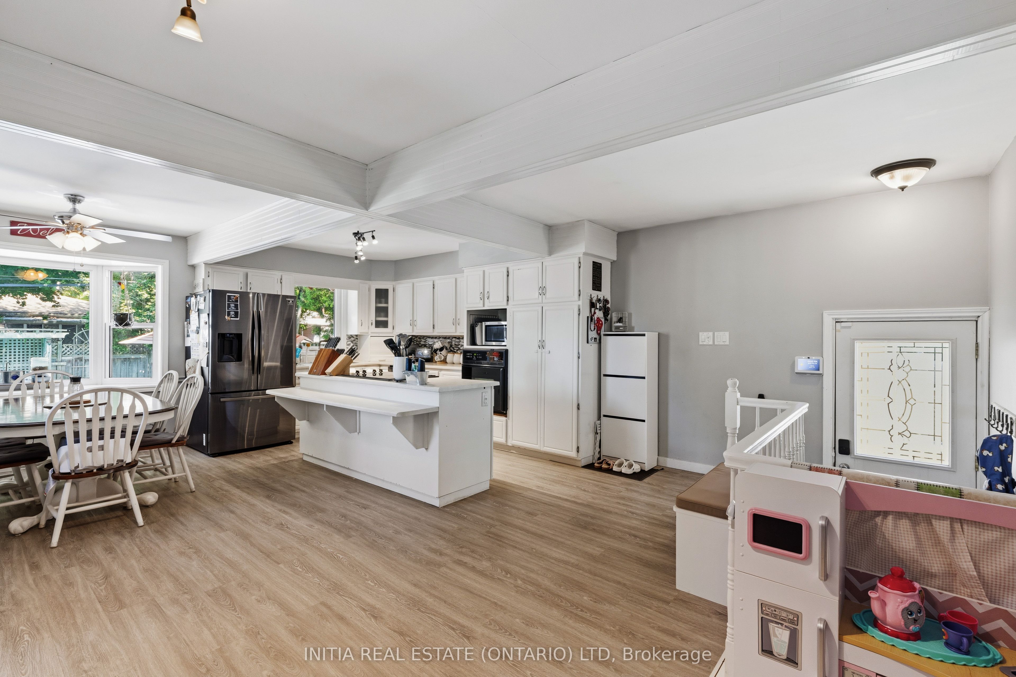 97 Grey Crescent Property Photo 6