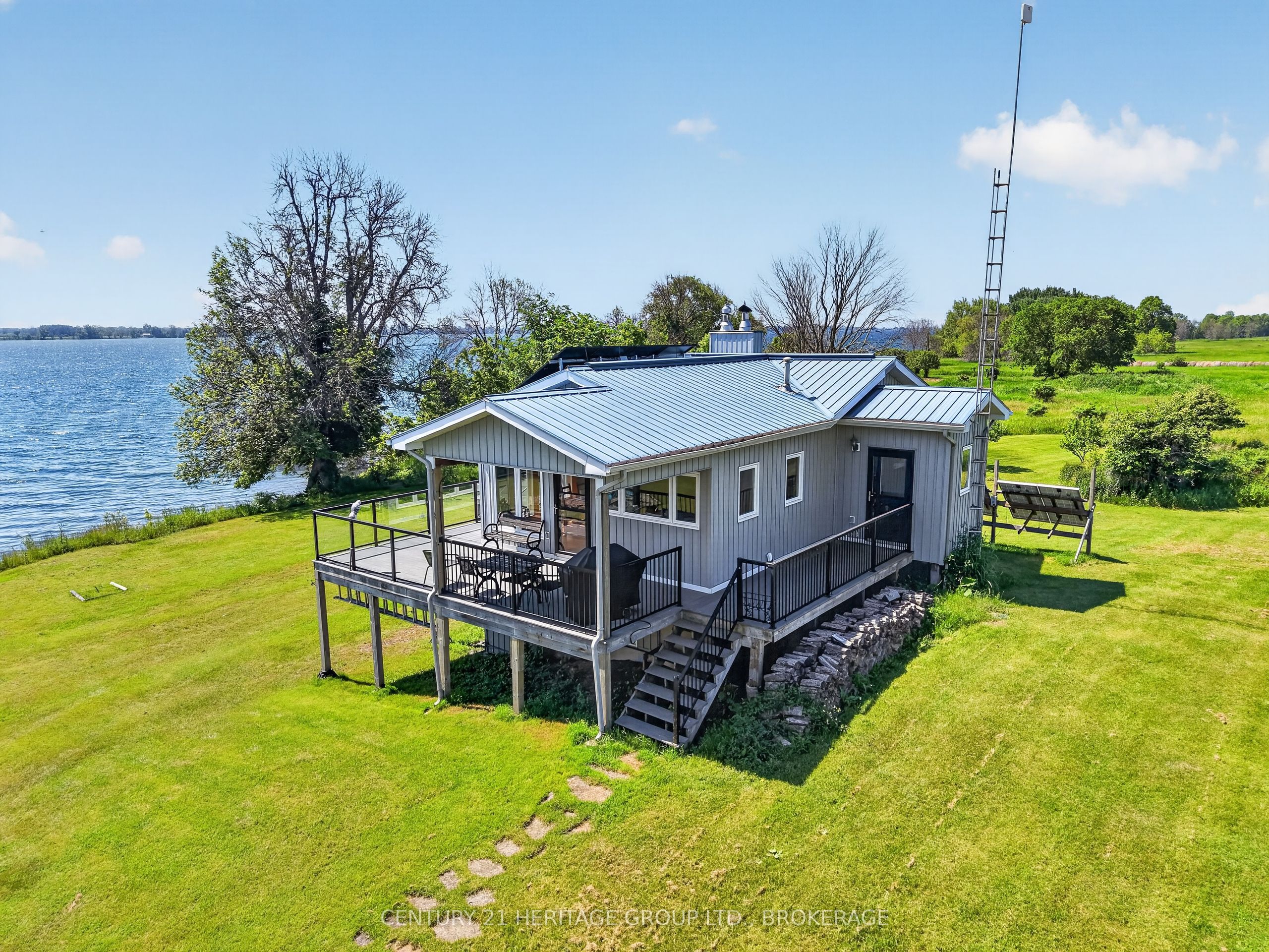 648 Third Line Road Property Photo 5