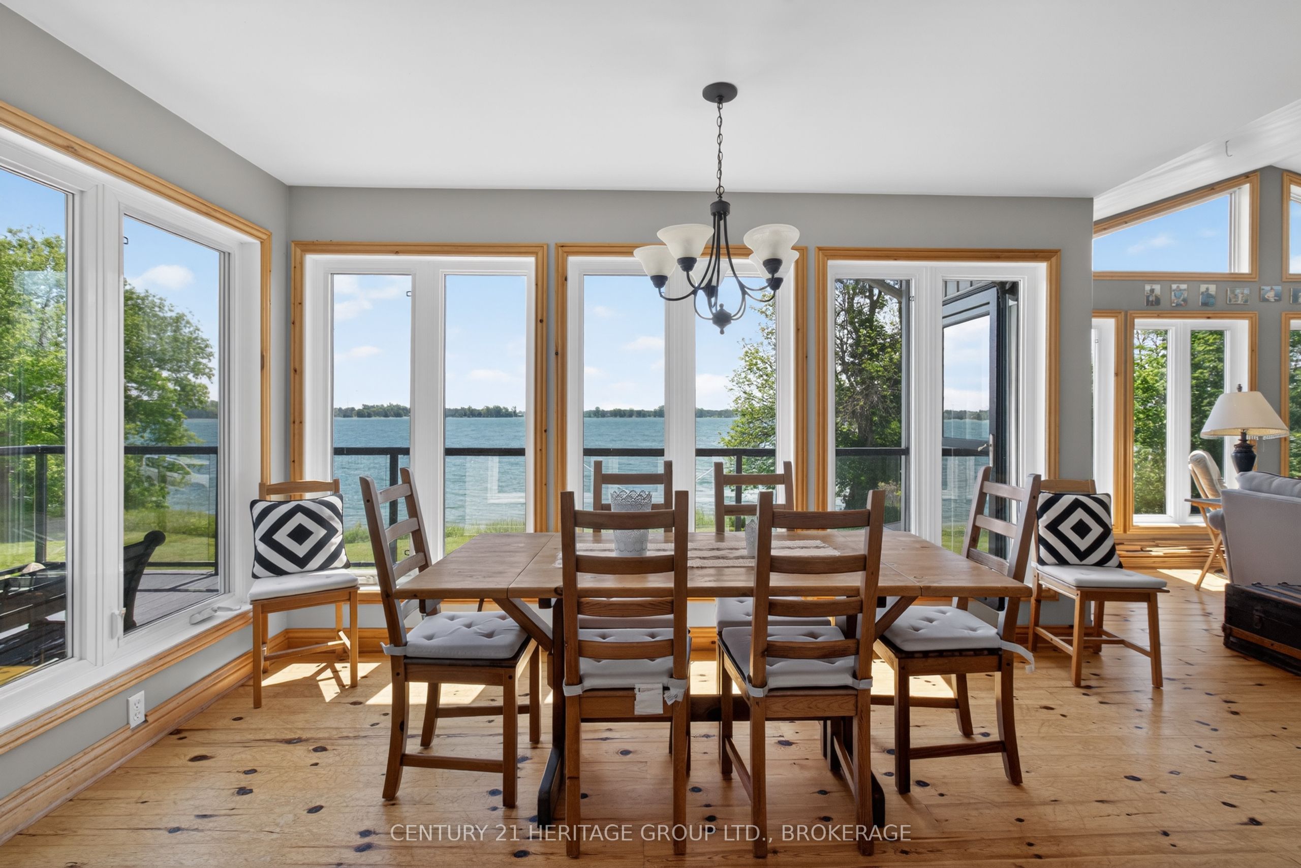 648 Third Line Road Property Photo 11