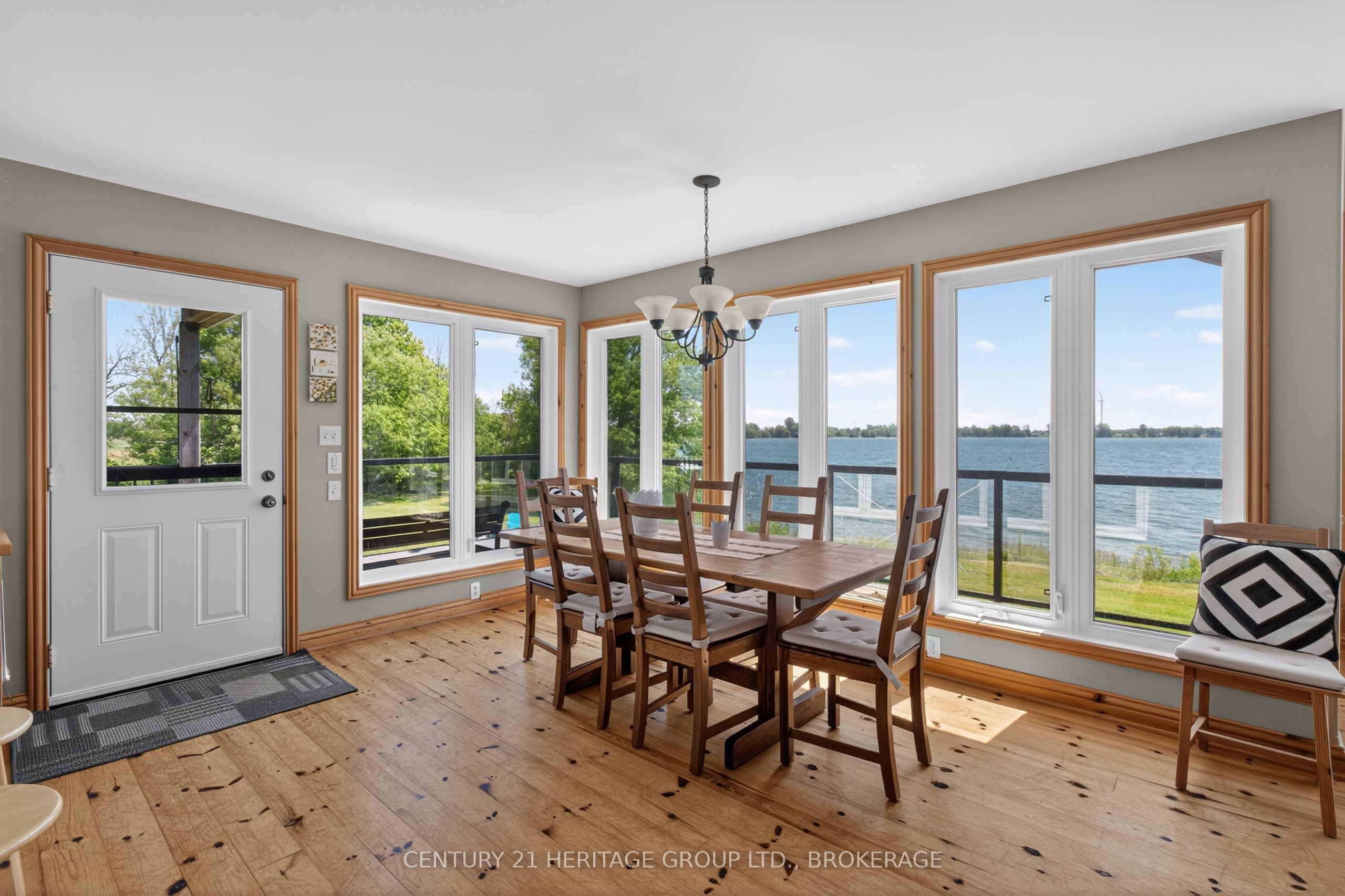 648 Third Line Road Property Photo 13