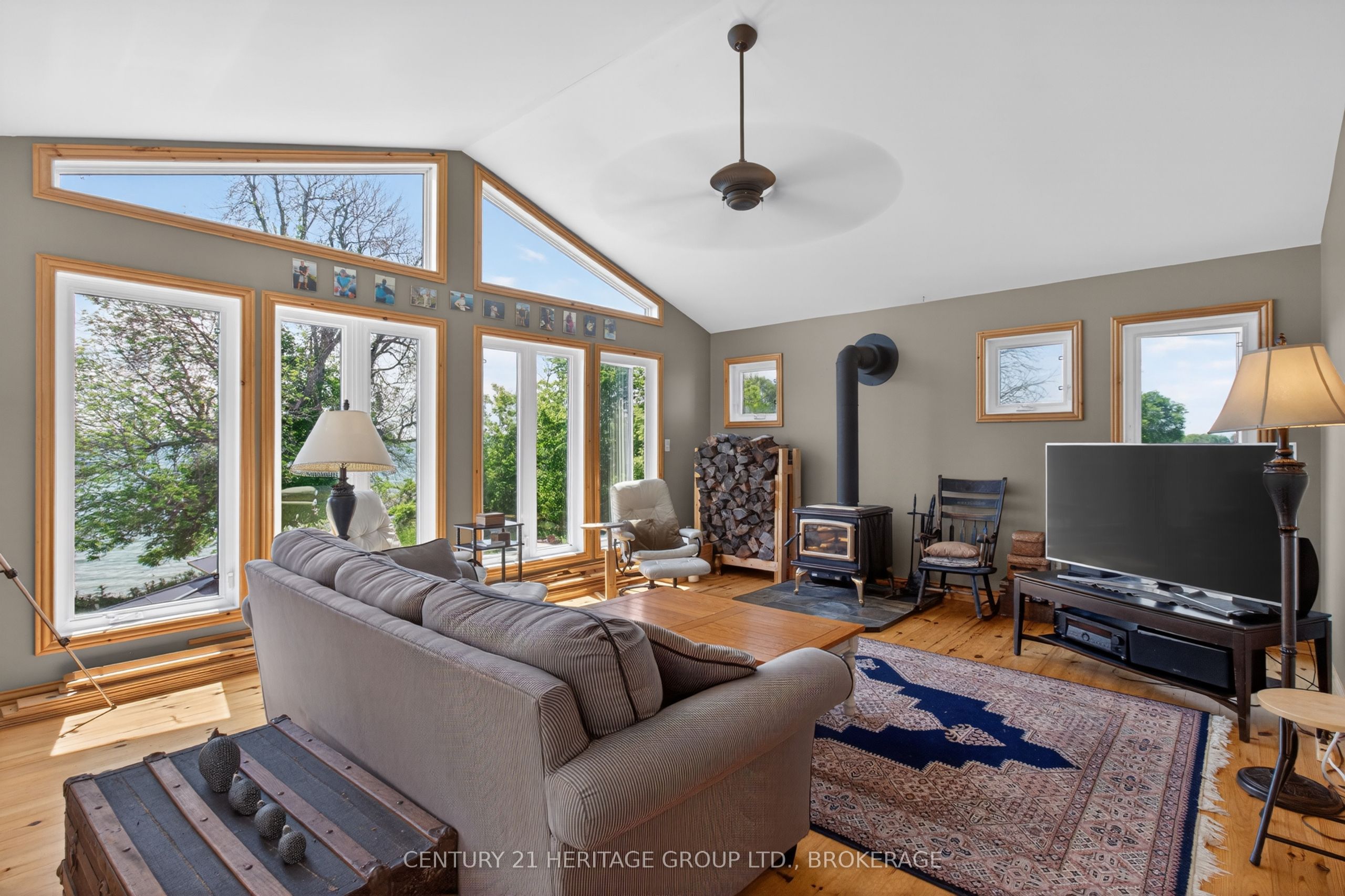 648 Third Line Road Property Photo 15