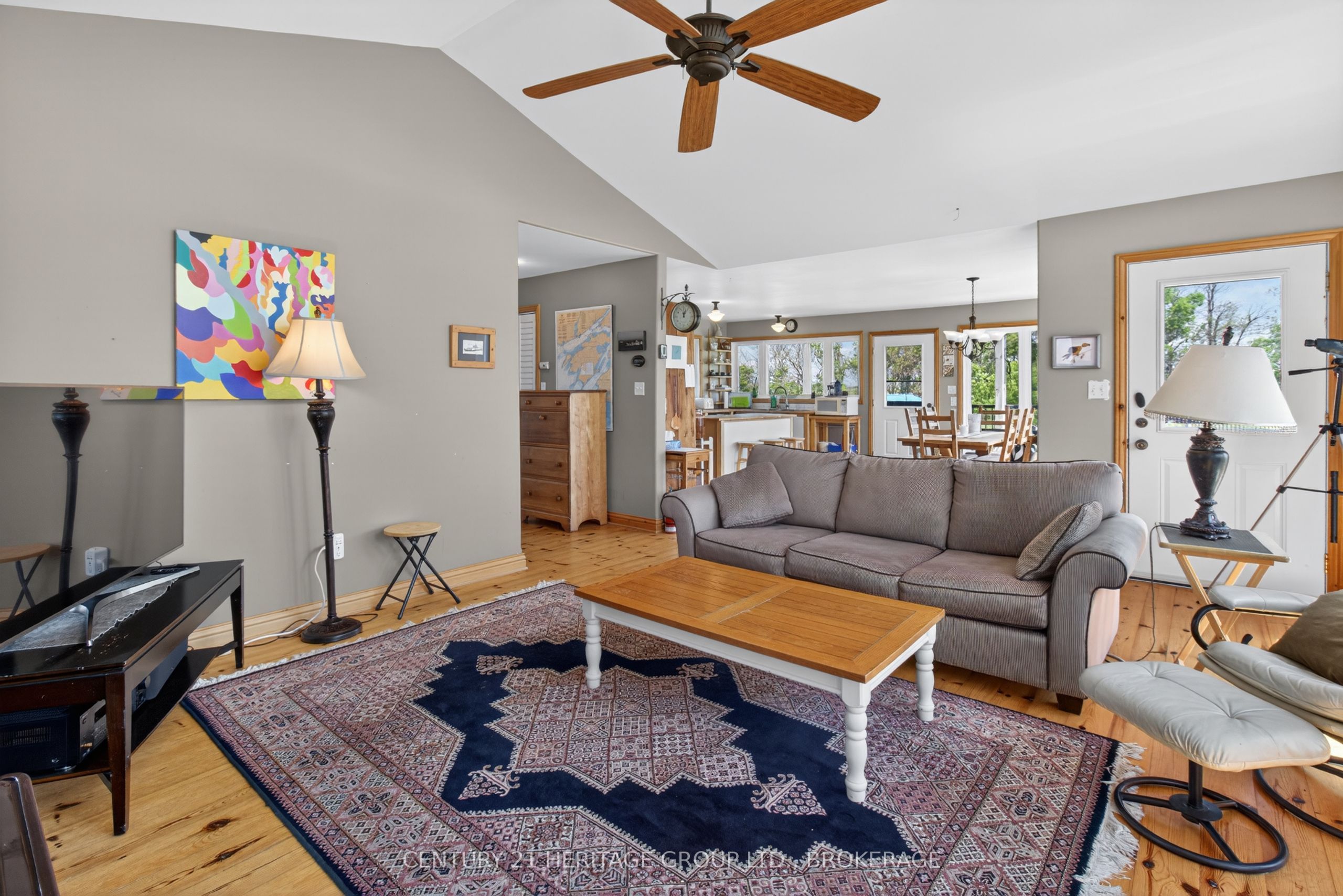 648 Third Line Road Property Photo 16