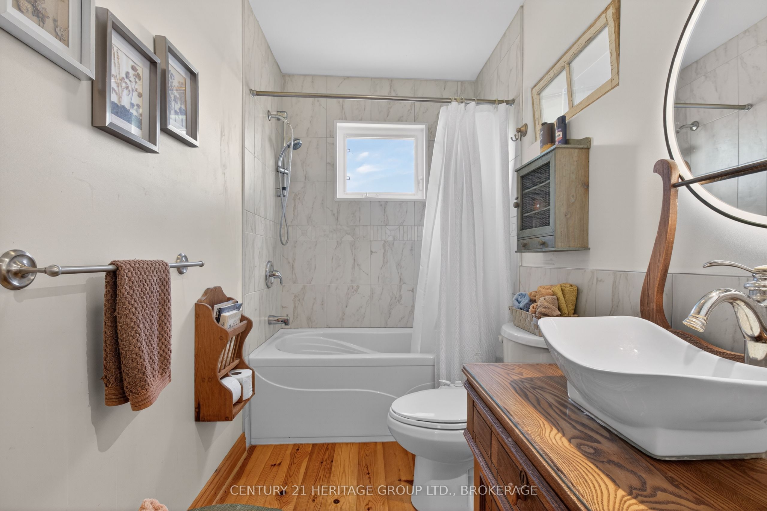 648 Third Line Road Property Photo 18