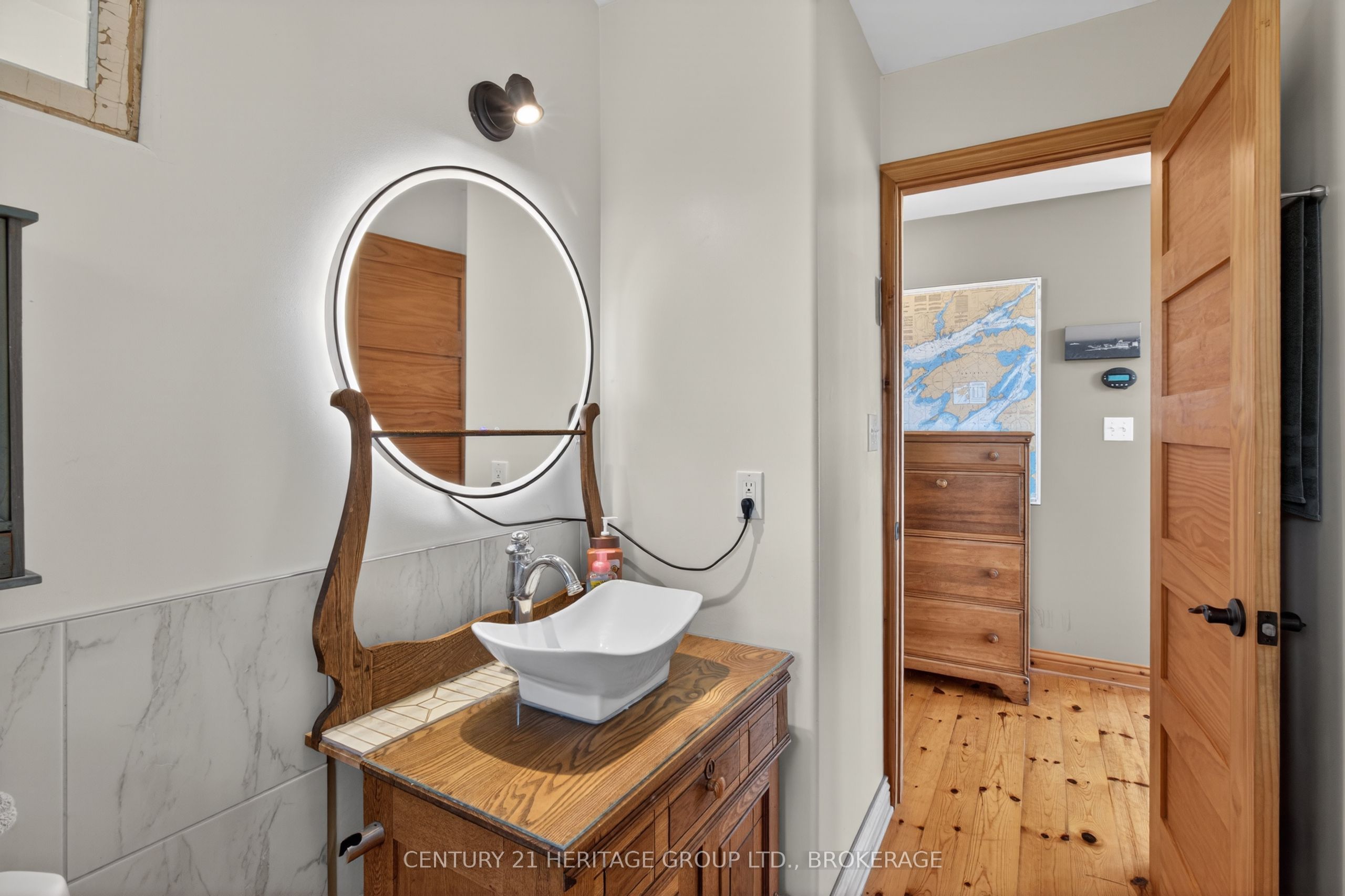 648 Third Line Road Property Photo 19