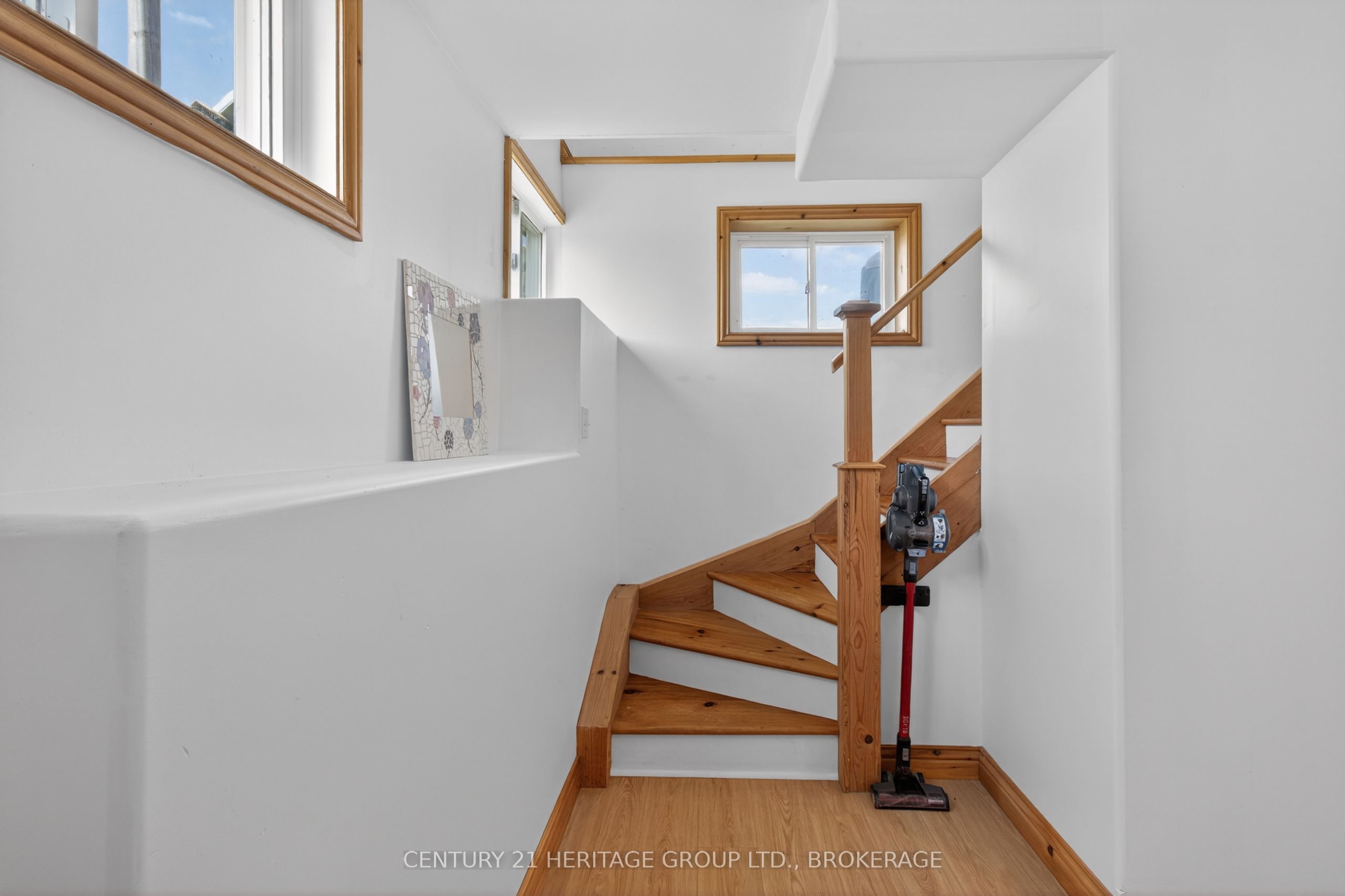 648 Third Line Road Property Photo 22