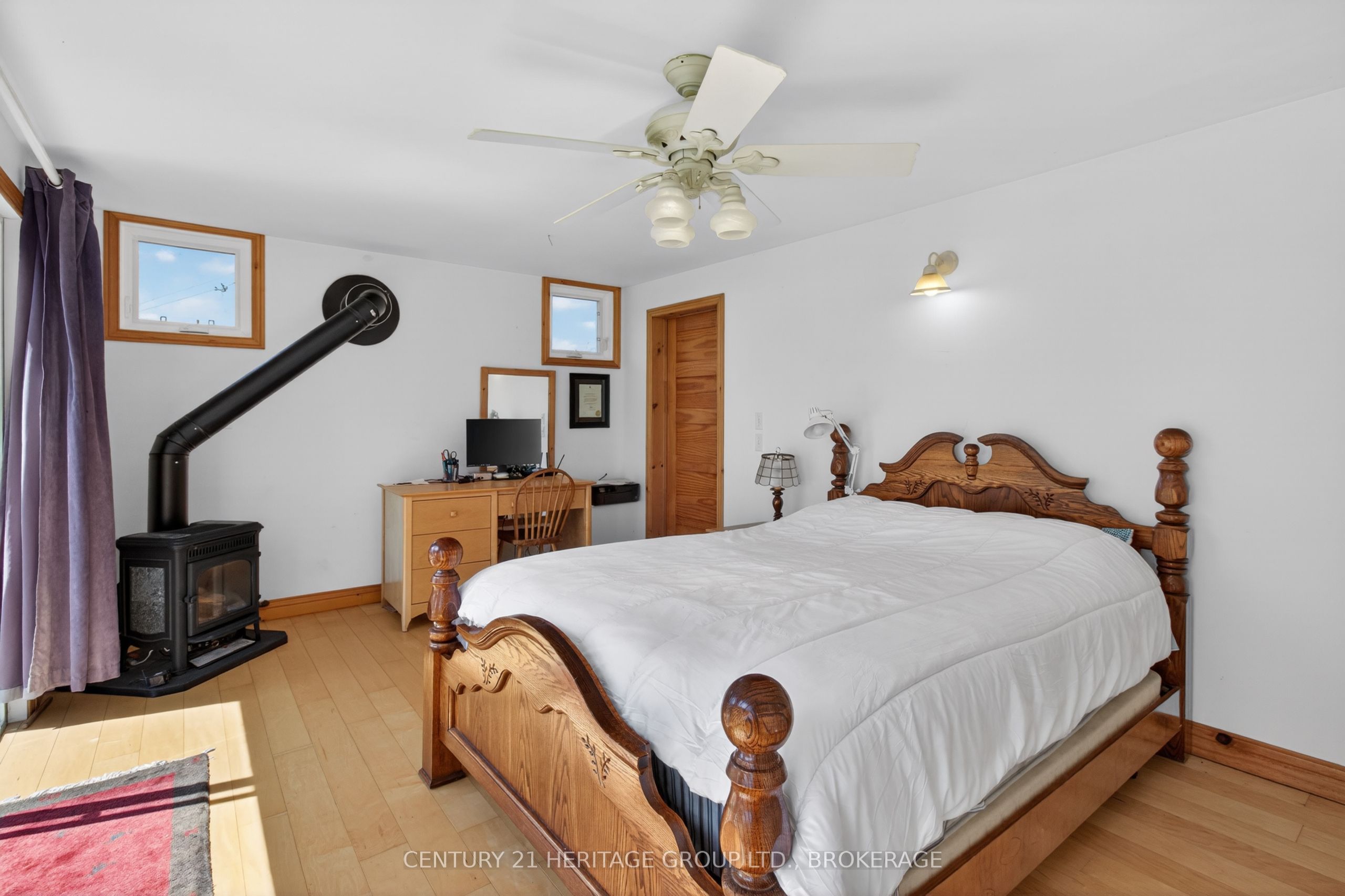 648 Third Line Road Property Photo 23