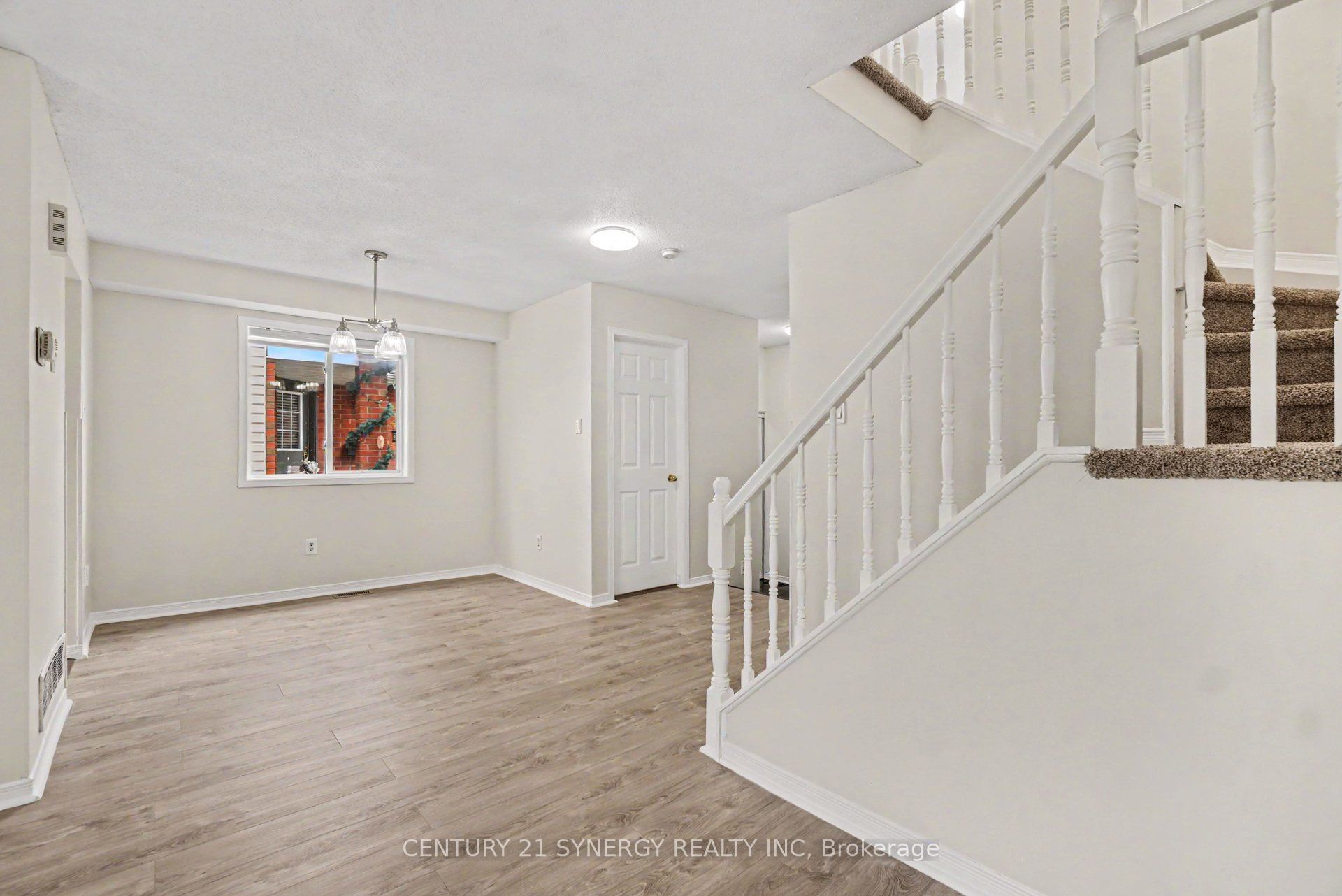 54 Meadowcroft Crescent Property Photo 11