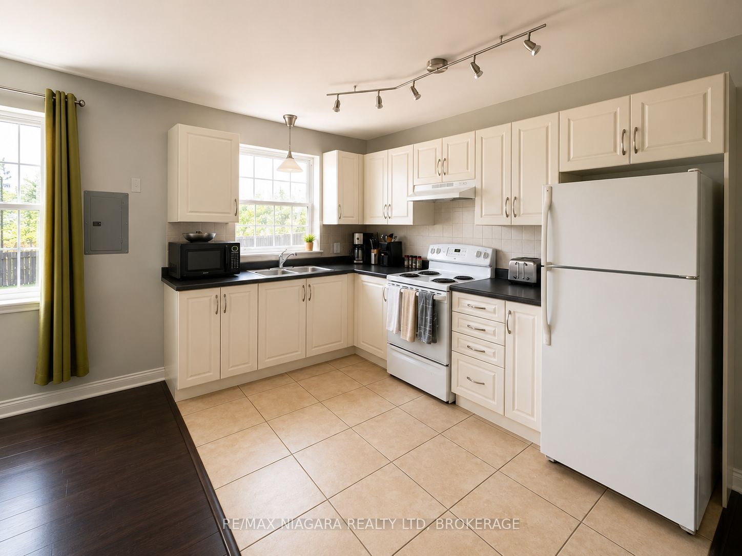 143 Westchester Crescent 5 Property Photo 4