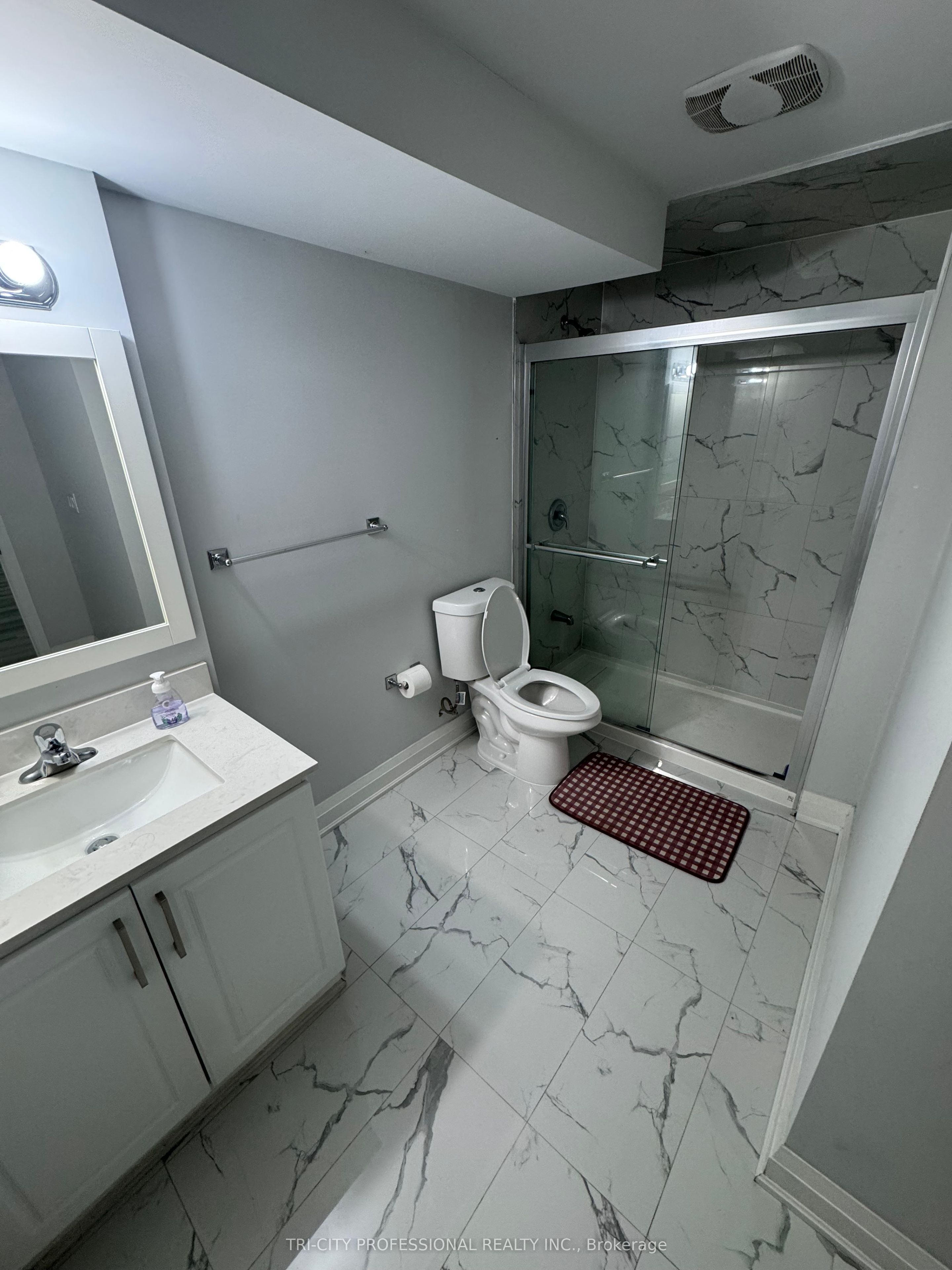 13 Riley Avenue E Property Photo 9