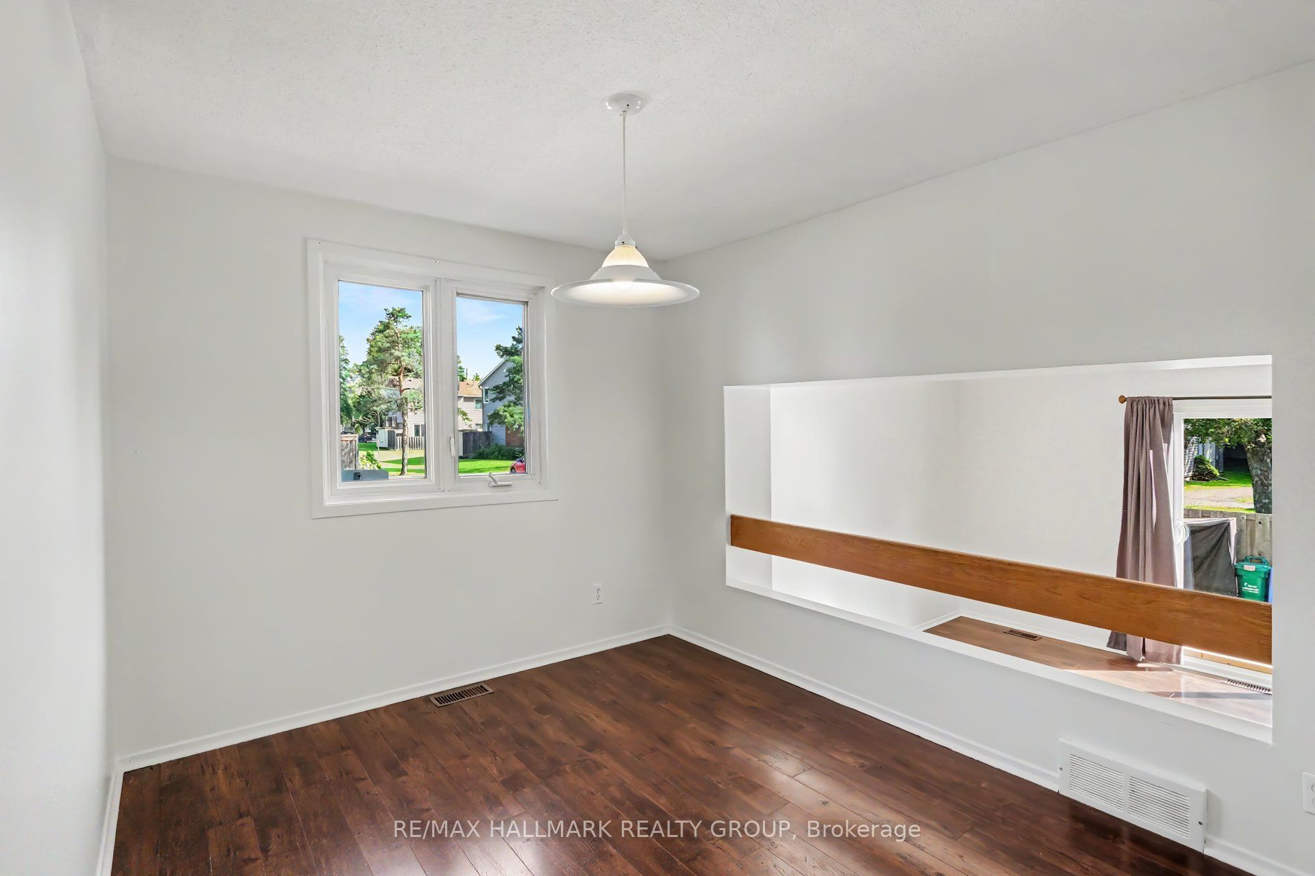 1747a Lamoureux Drive Property Photo 8