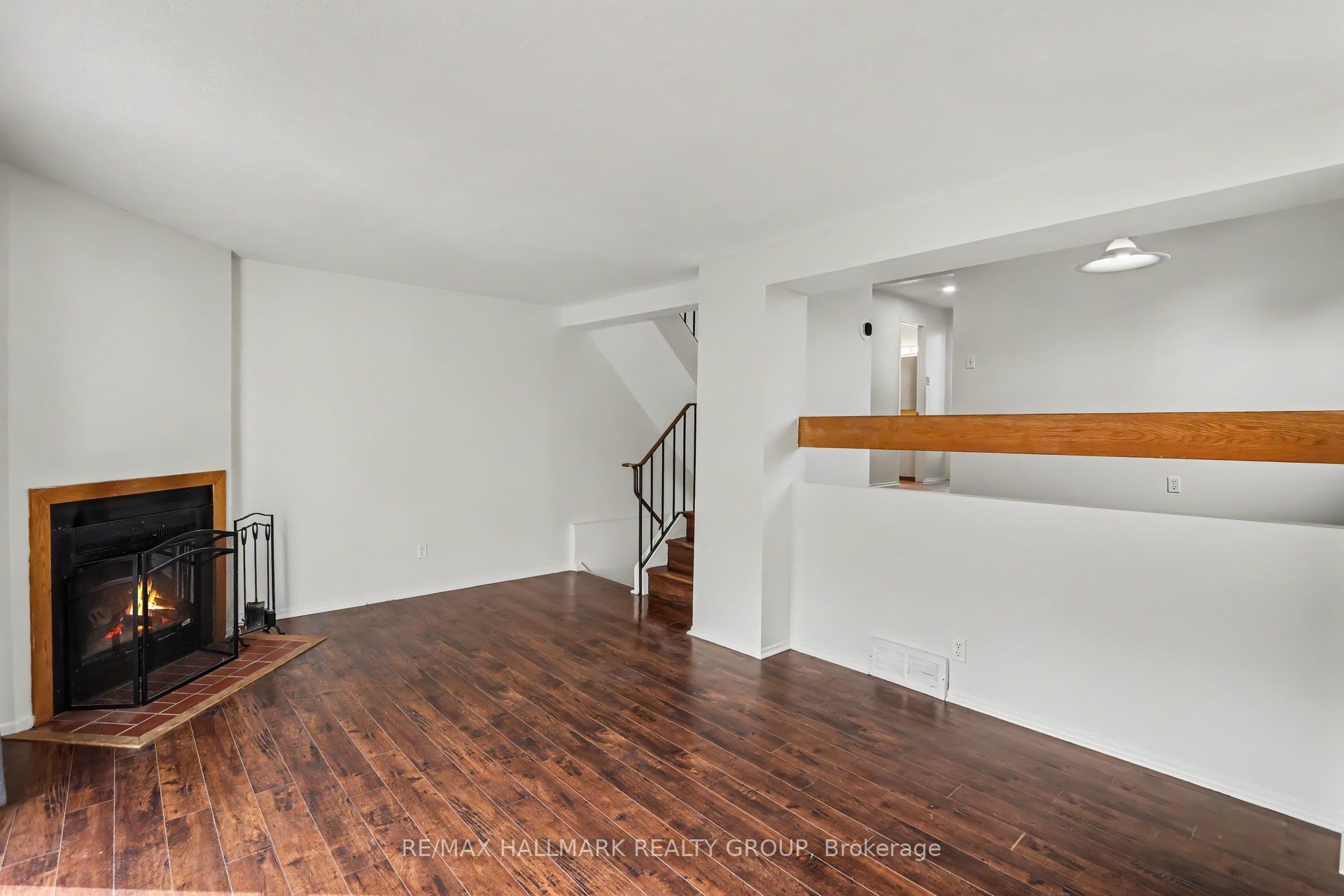 1747a Lamoureux Drive Property Photo 12