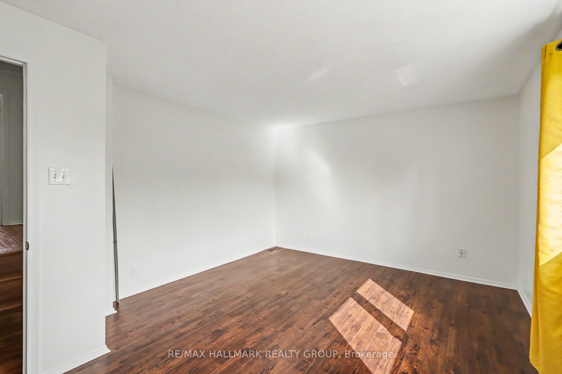 1747a Lamoureux Drive Property Photo 15