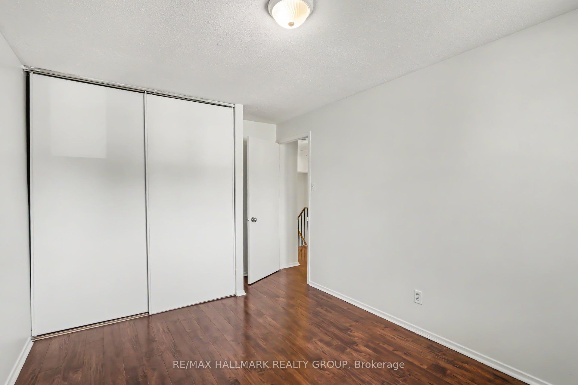 1747a Lamoureux Drive Property Photo 23