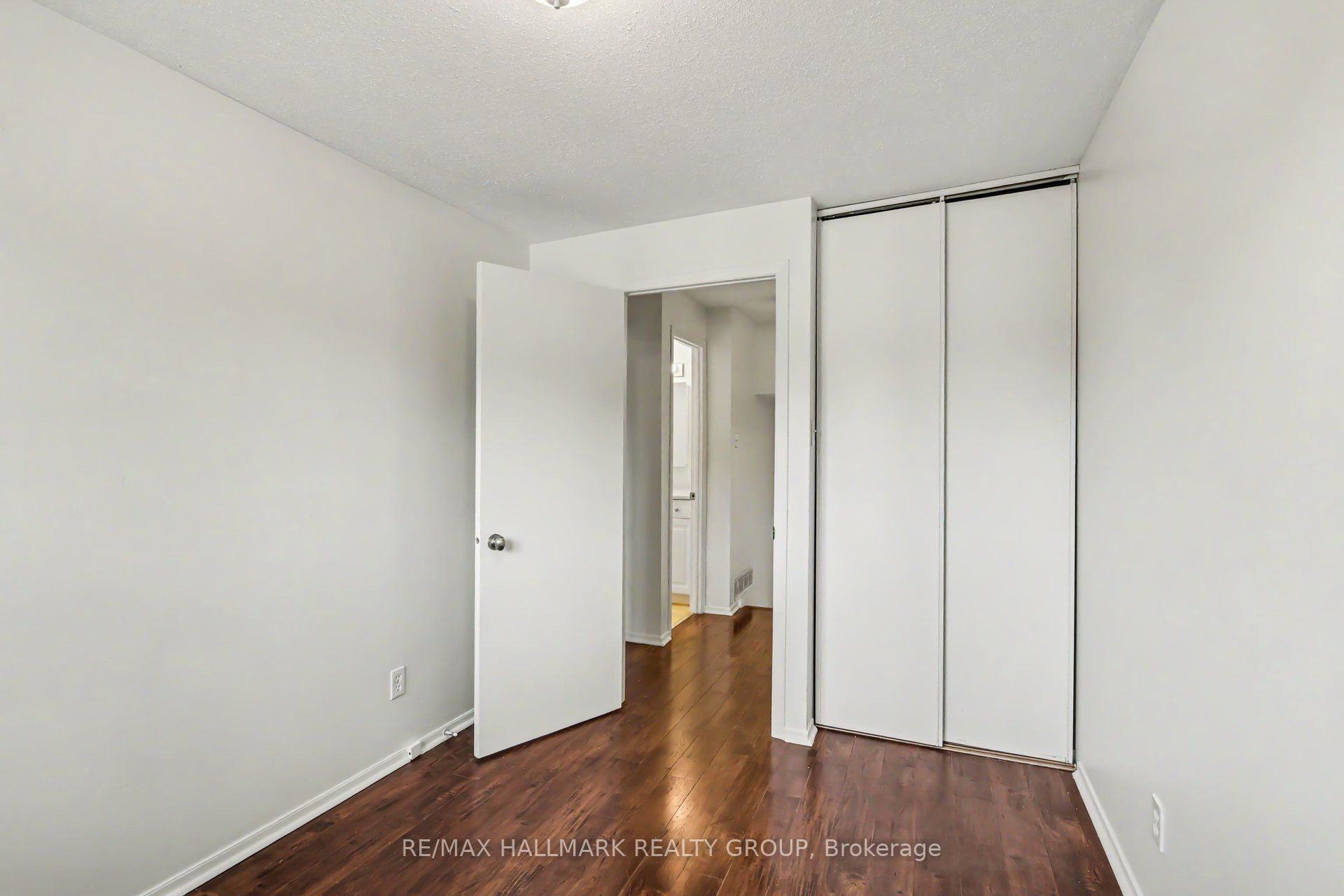 1747a Lamoureux Drive Property Photo 25