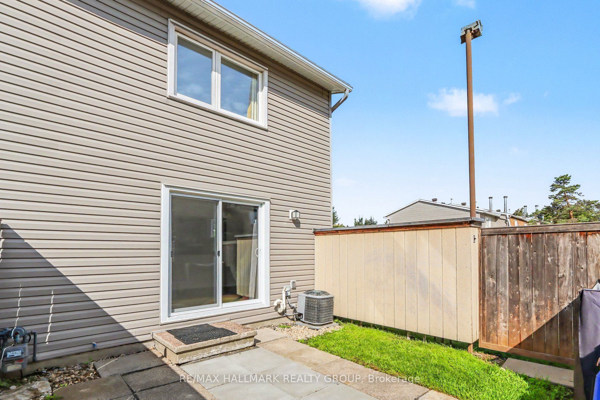 1747a Lamoureux Drive Property Photo 32