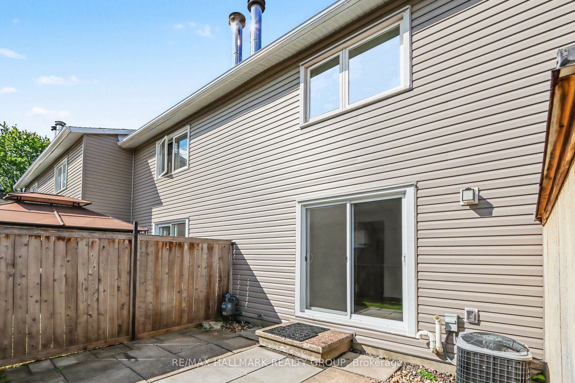 1747a Lamoureux Drive Property Photo 33