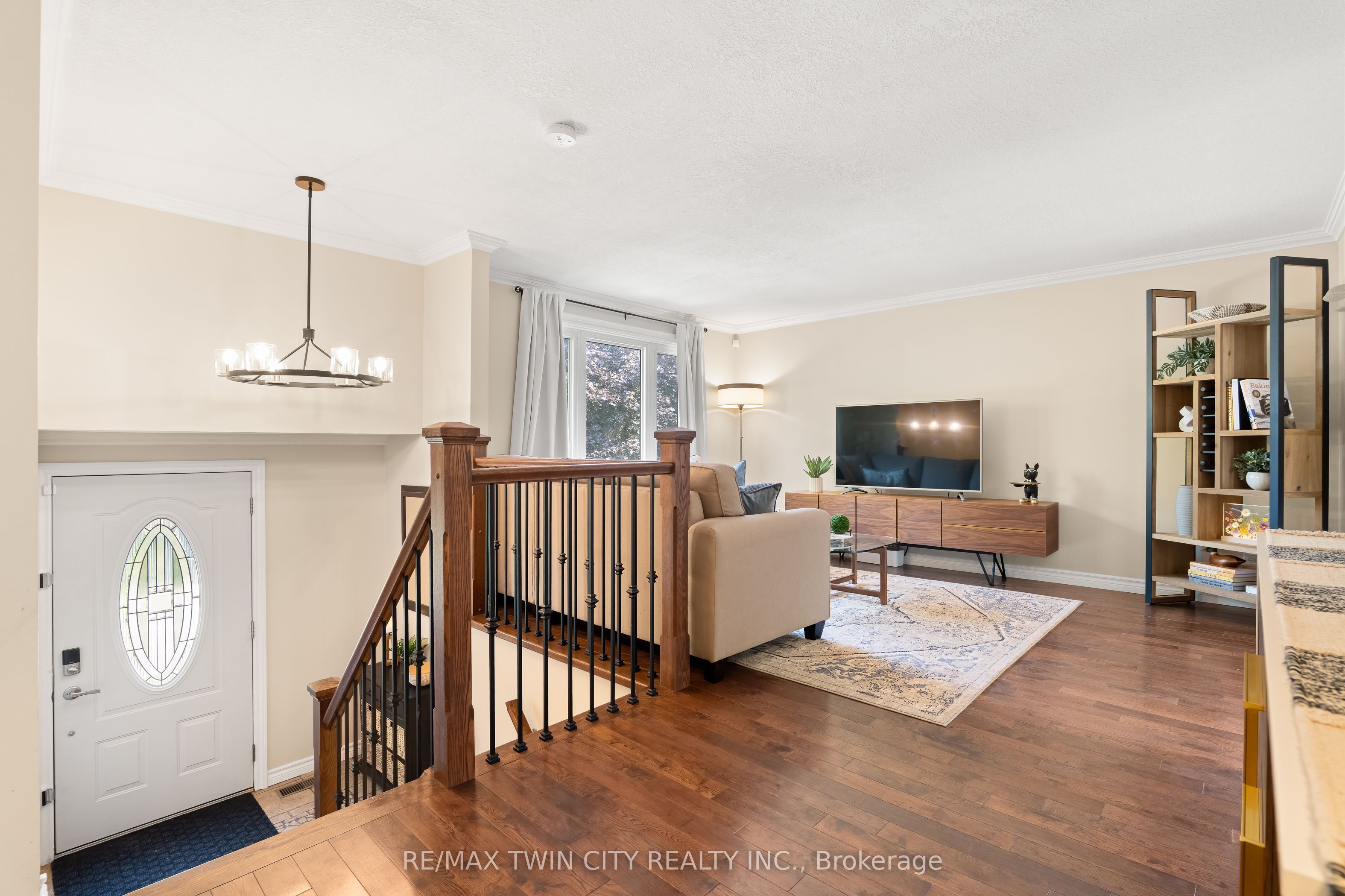 21 Golden Meadow Crescent Property Photo 5