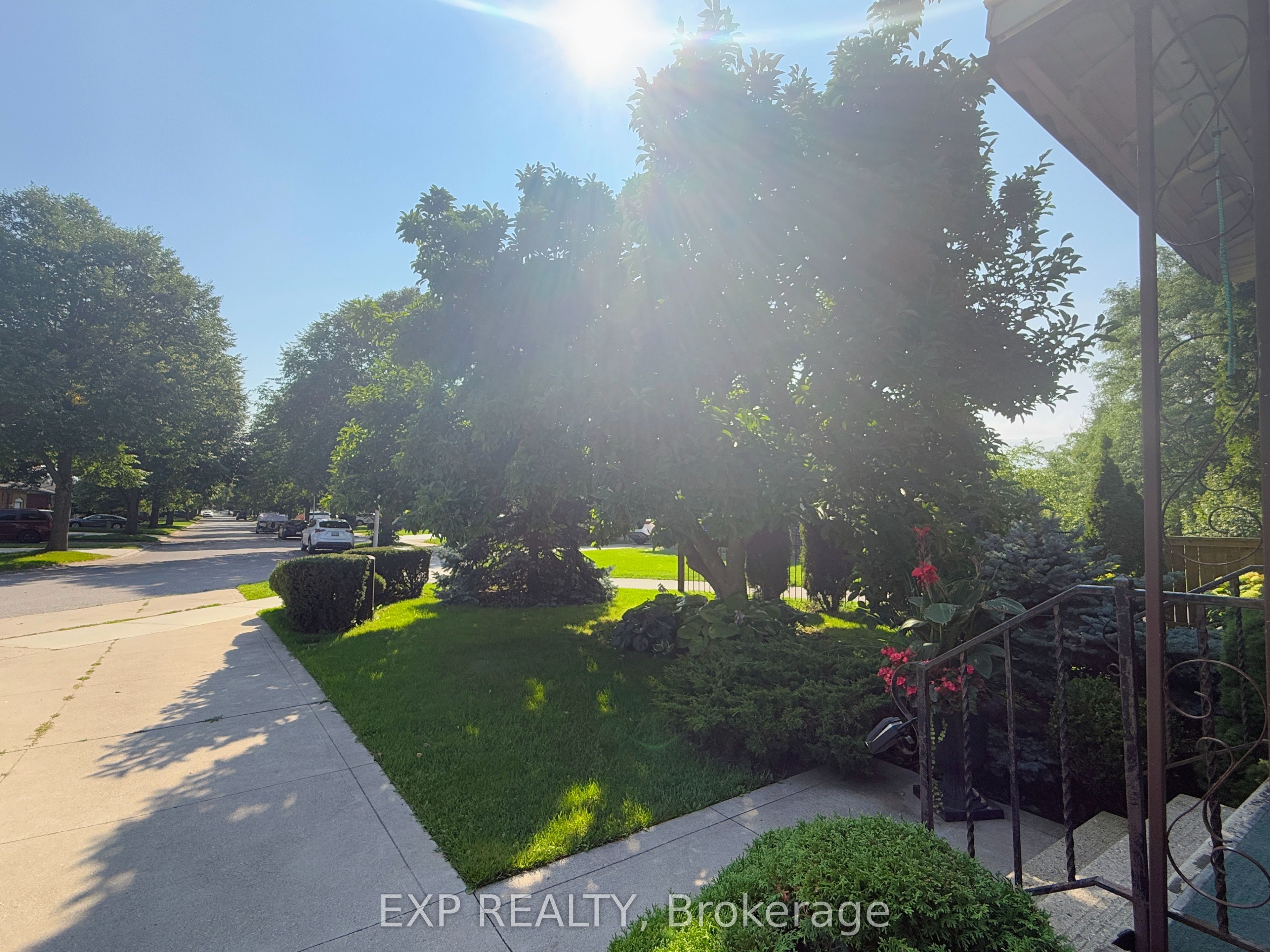 82 Lacey Crescent Property Photo 2