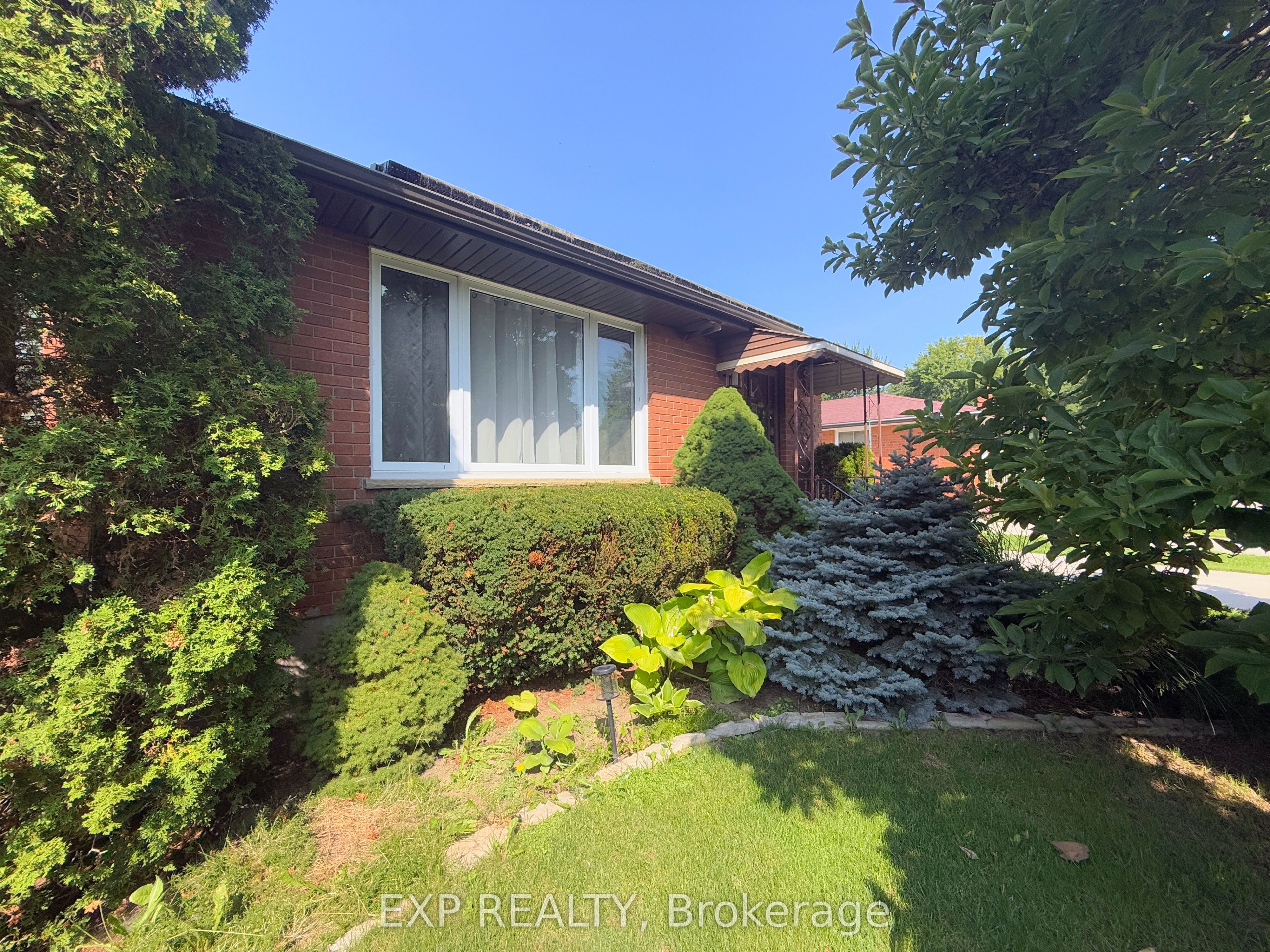 82 Lacey Crescent Property Photo 3