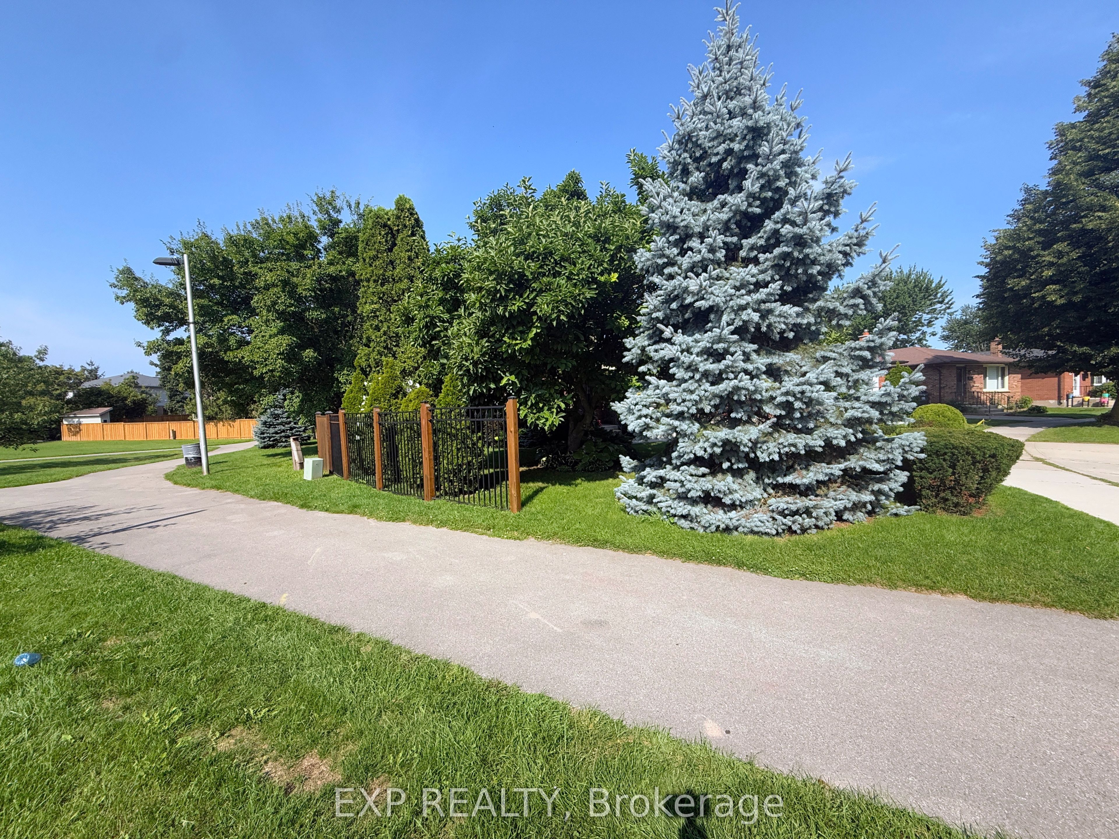 82 Lacey Crescent Property Photo 4