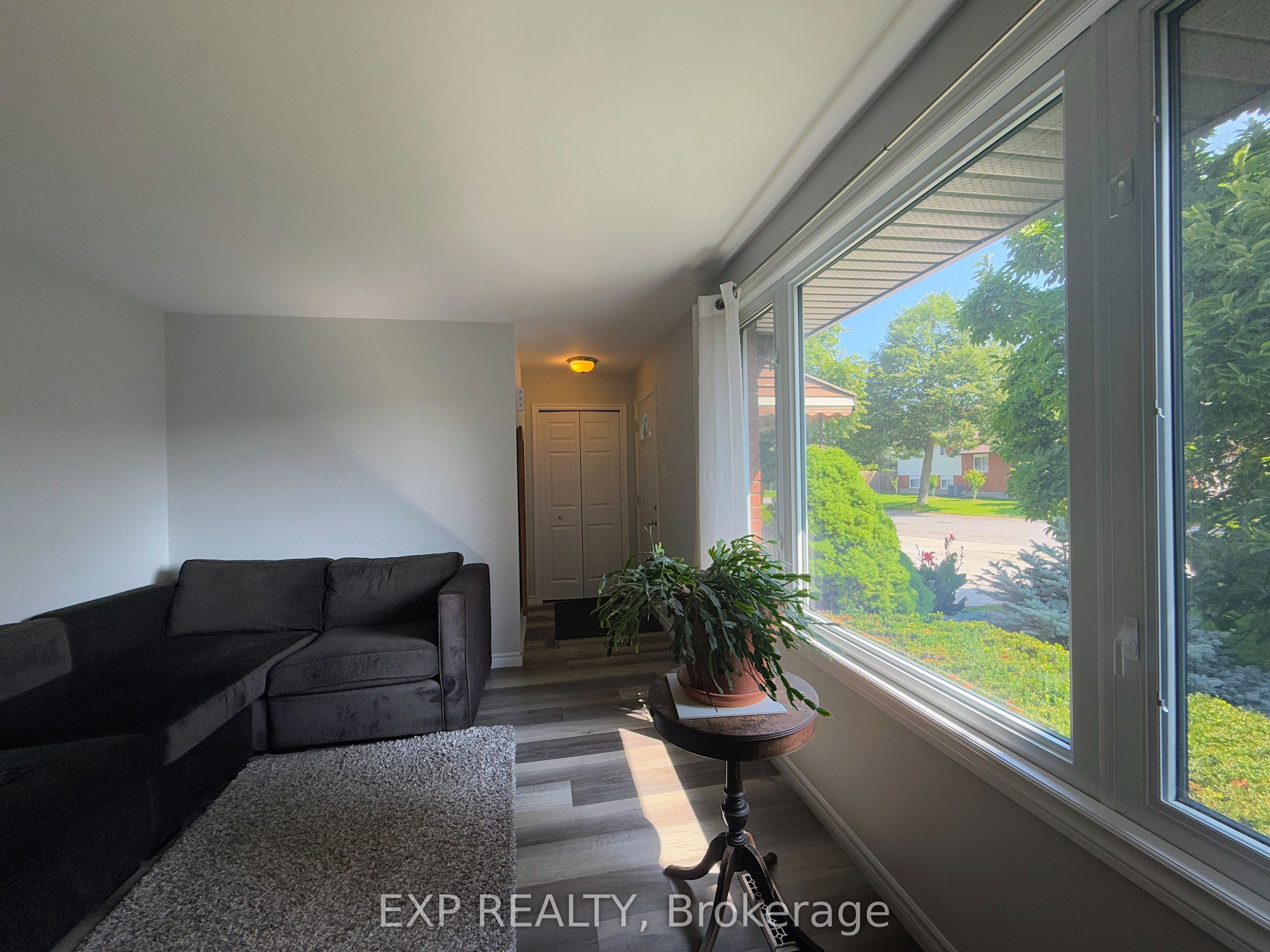 82 Lacey Crescent Property Photo 6