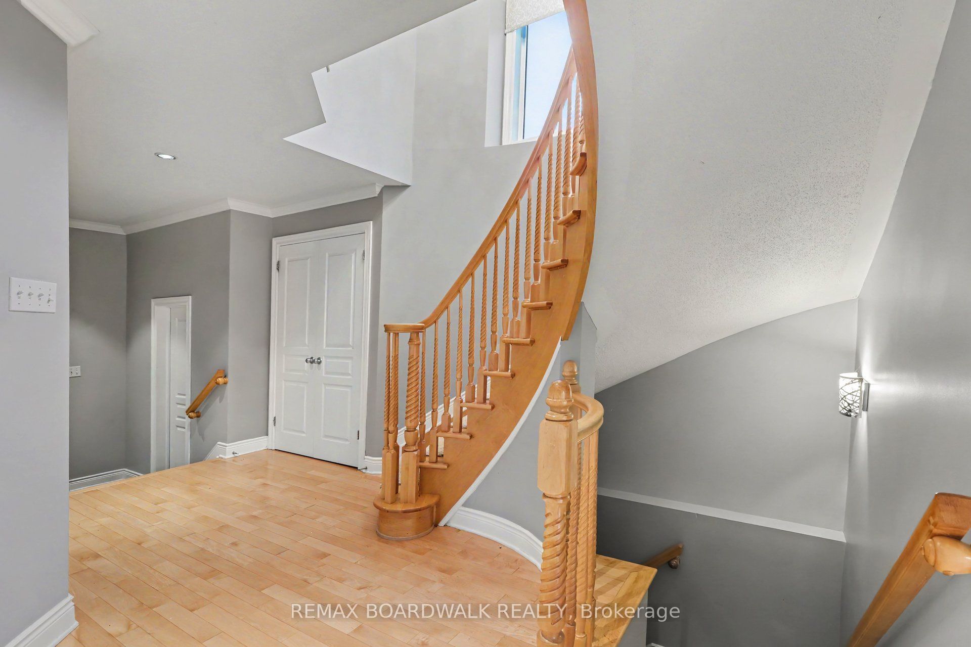 561 Aquaview Drive Property Photo 6