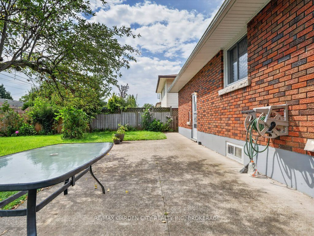 8 Champa Drive Property Photo 11