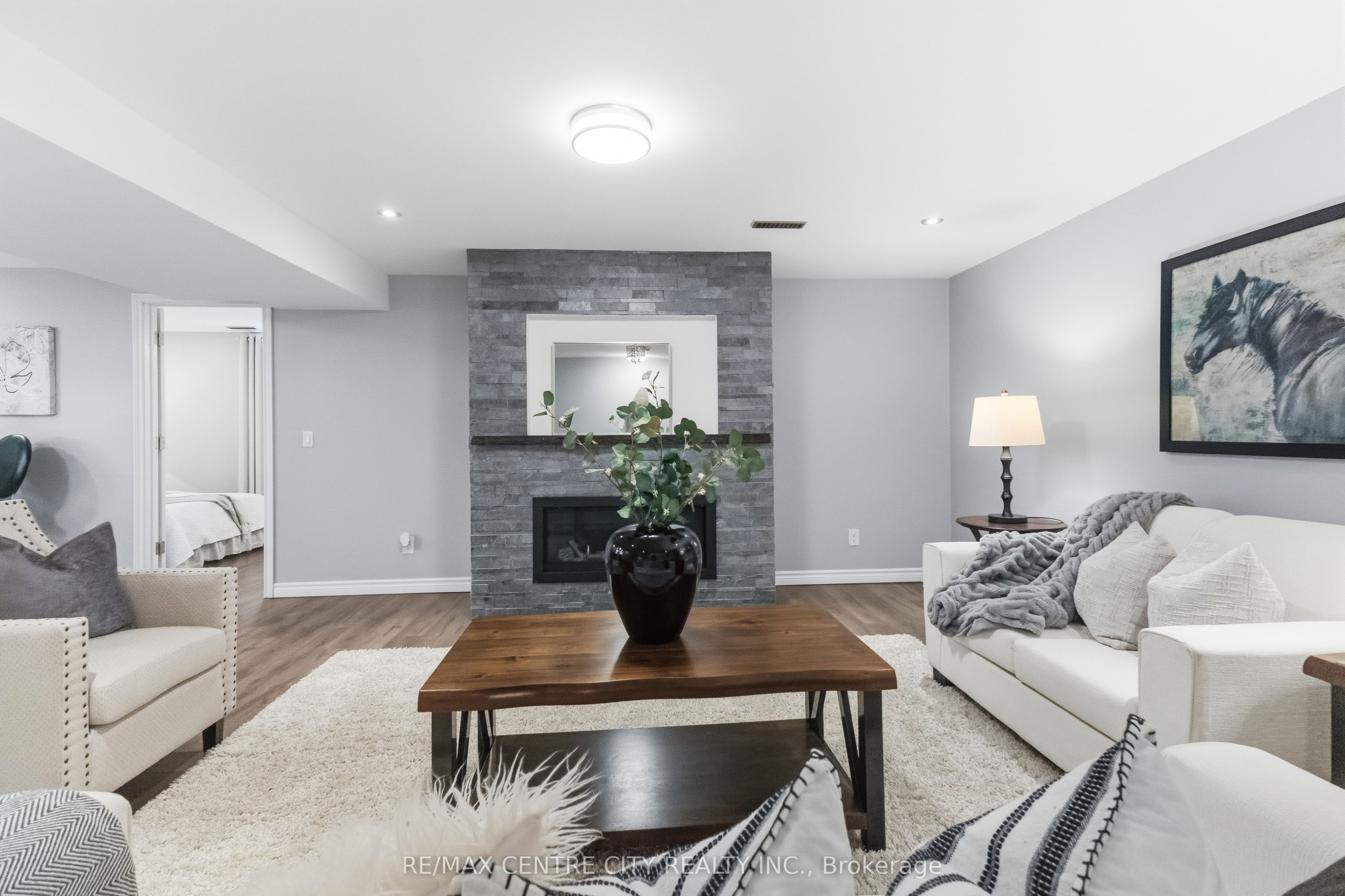 93 Mctaggart Court Property Photo 33