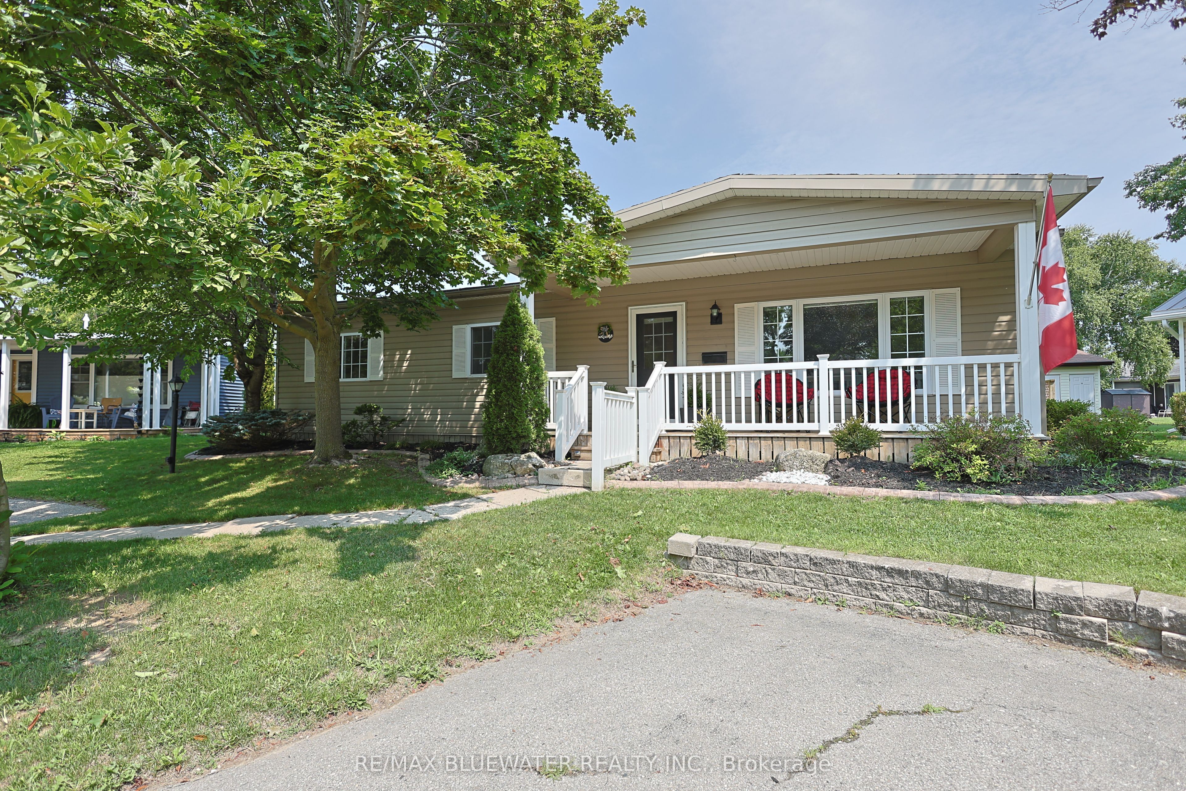 288 Concord Drive Property Photo 1