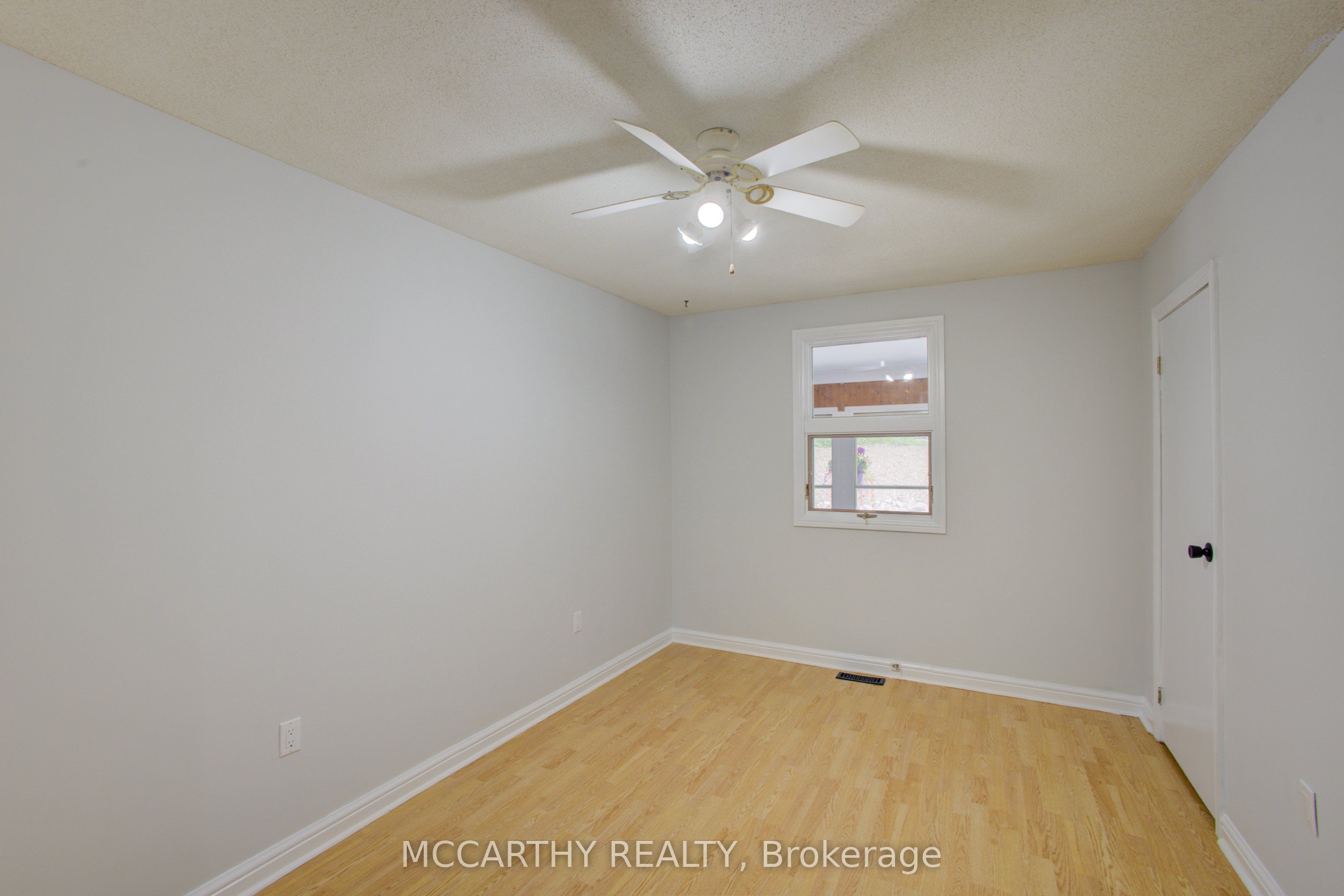 262090 18 Concession Property Photo 18