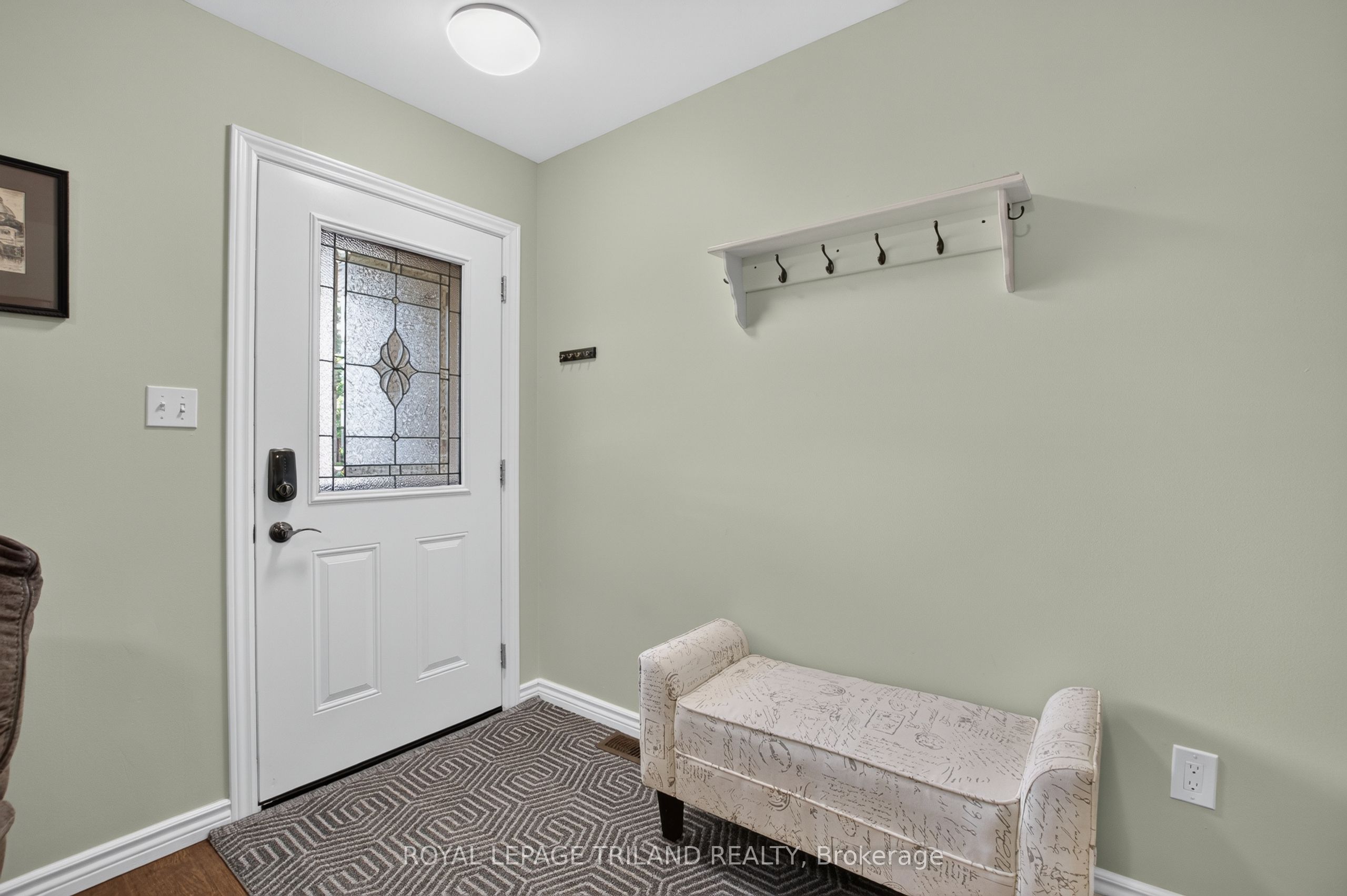 43 Bonnie Place Property Photo 6