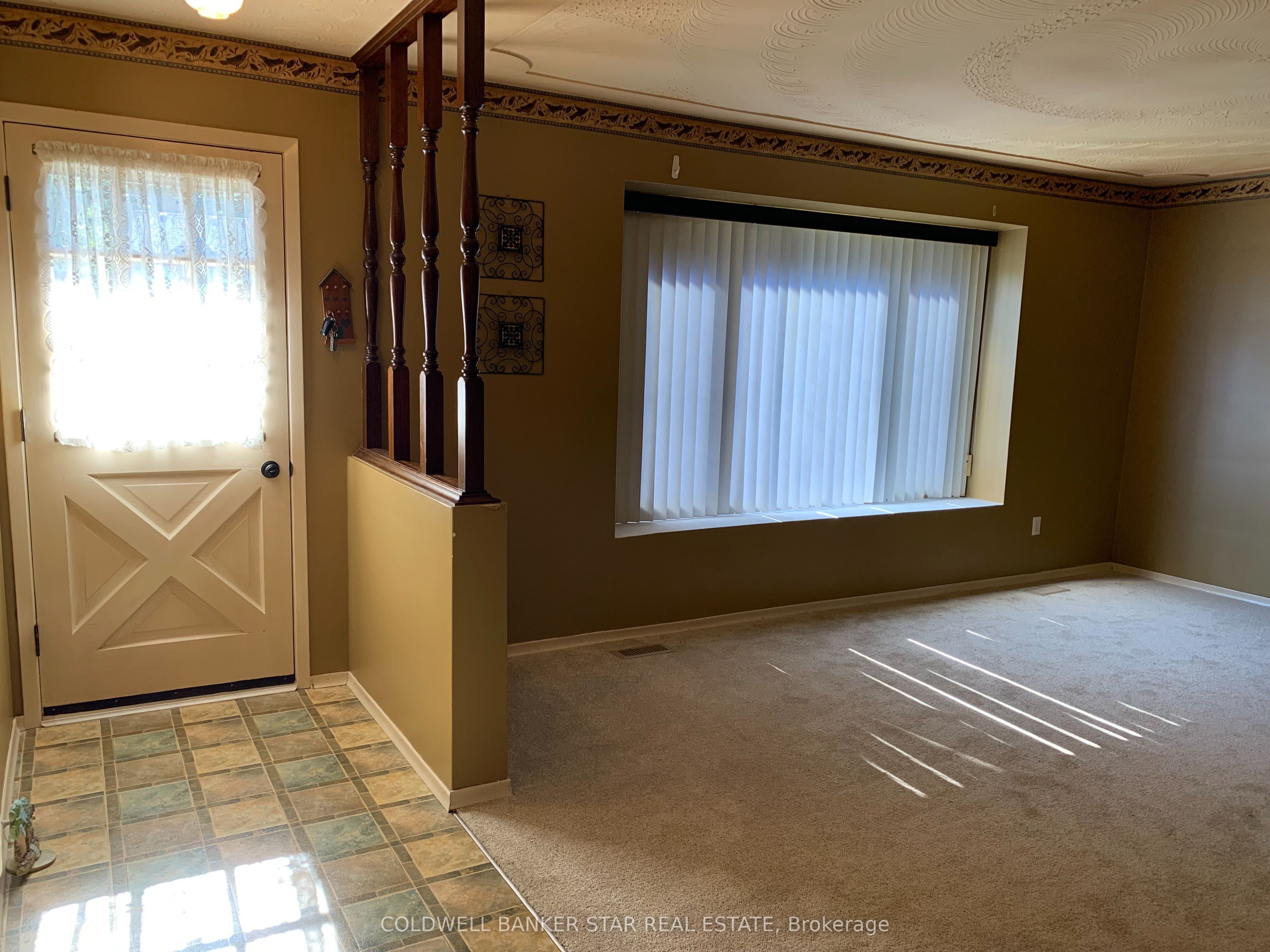 9 Lakeview Circle Property Photo 5