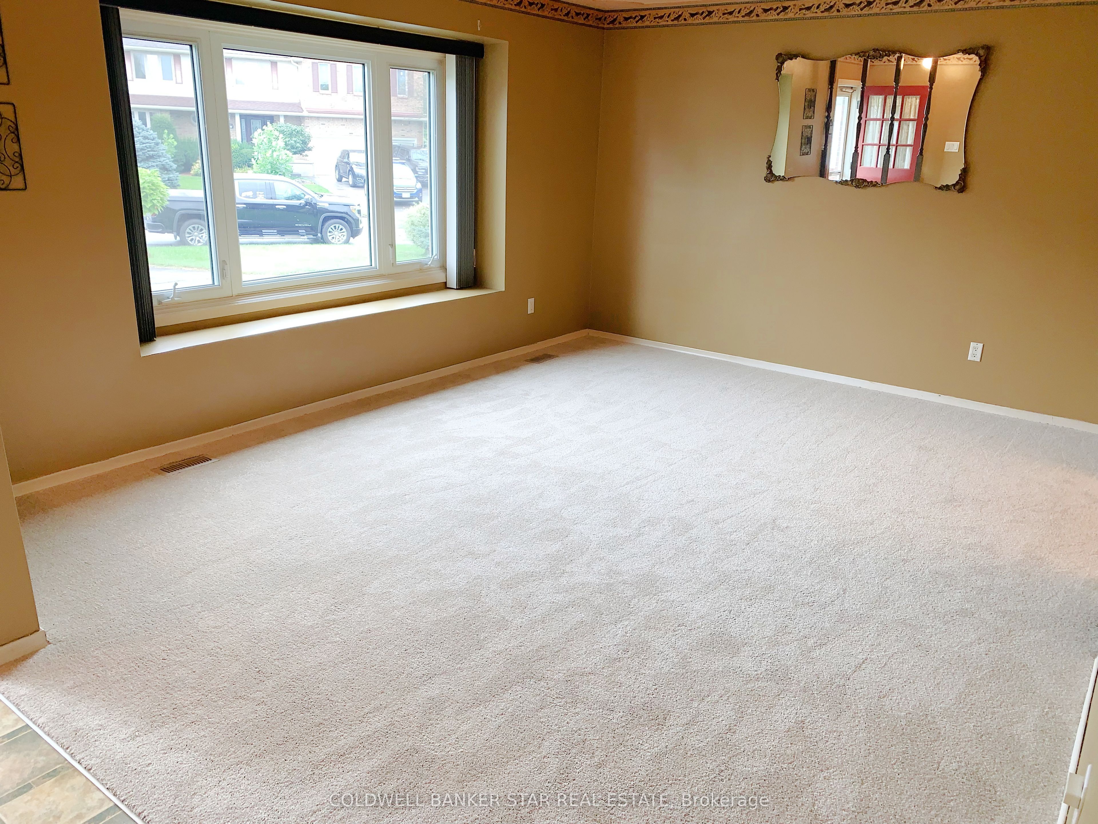 9 Lakeview Circle Property Photo 5