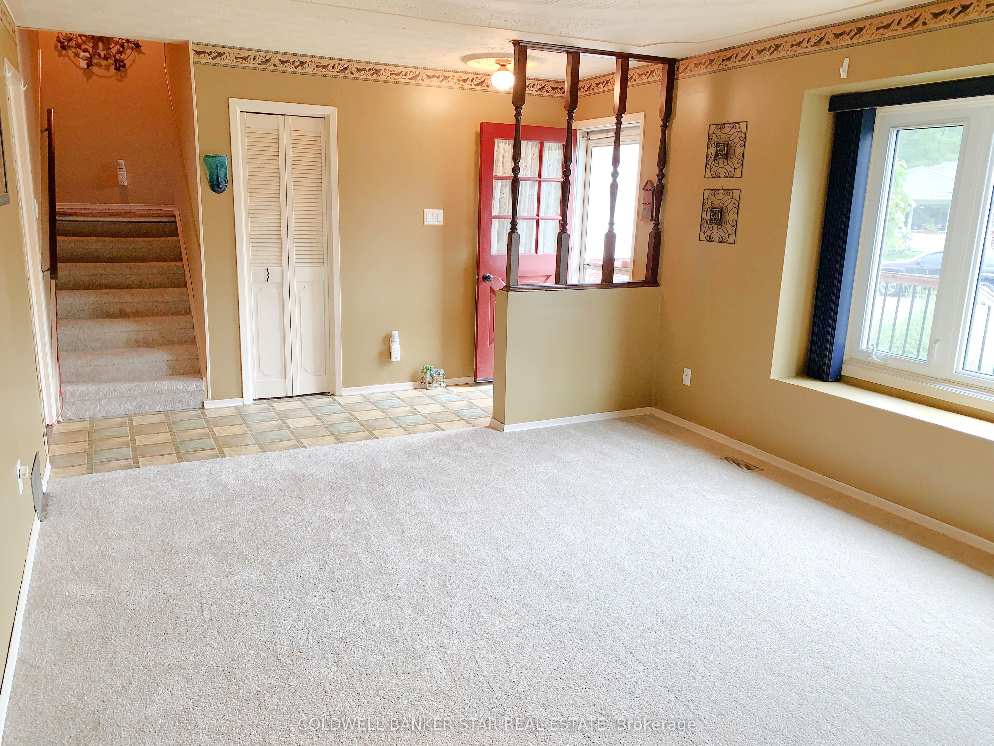 9 Lakeview Circle Property Photo 6
