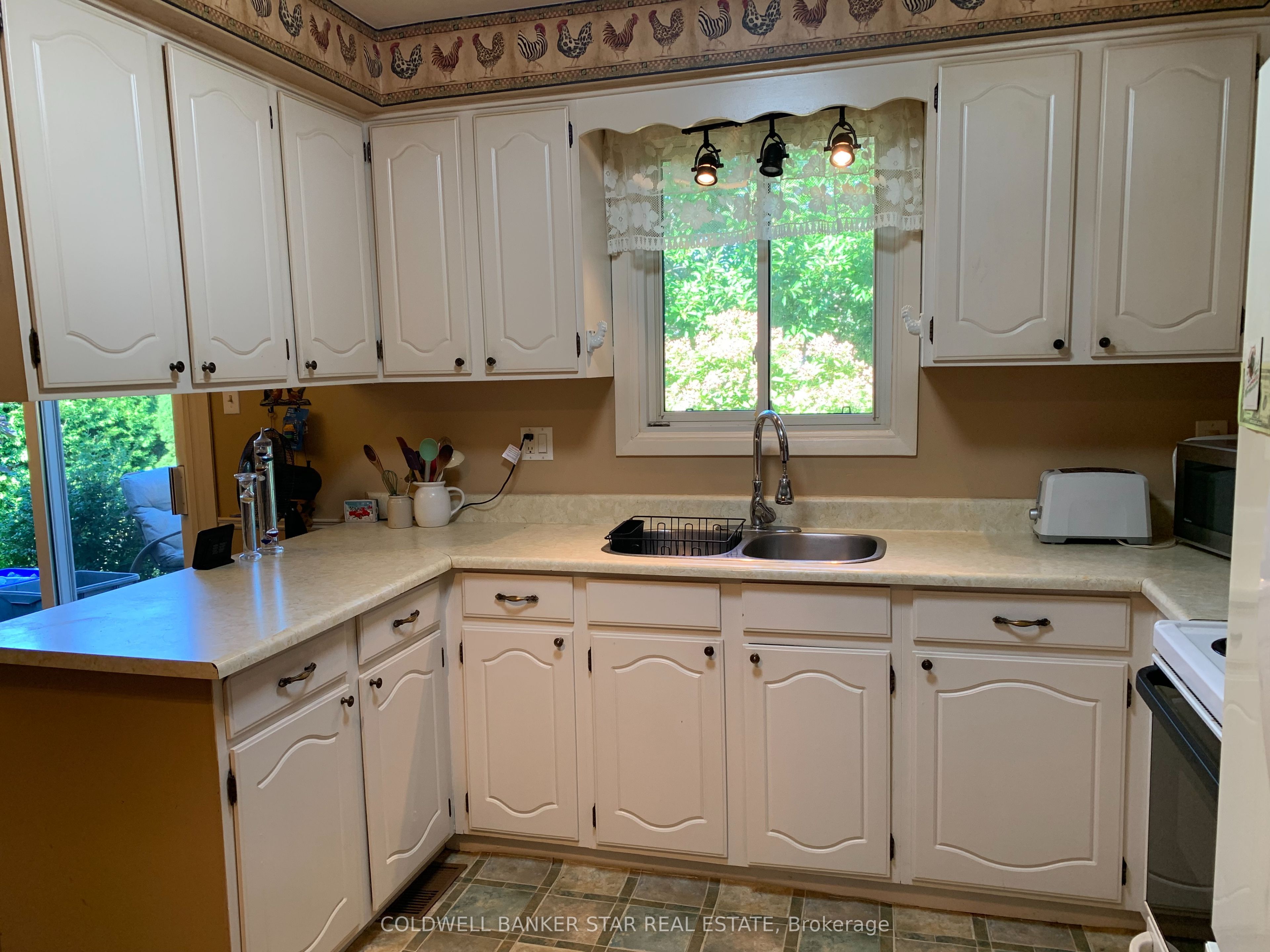 9 Lakeview Circle Property Photo 9