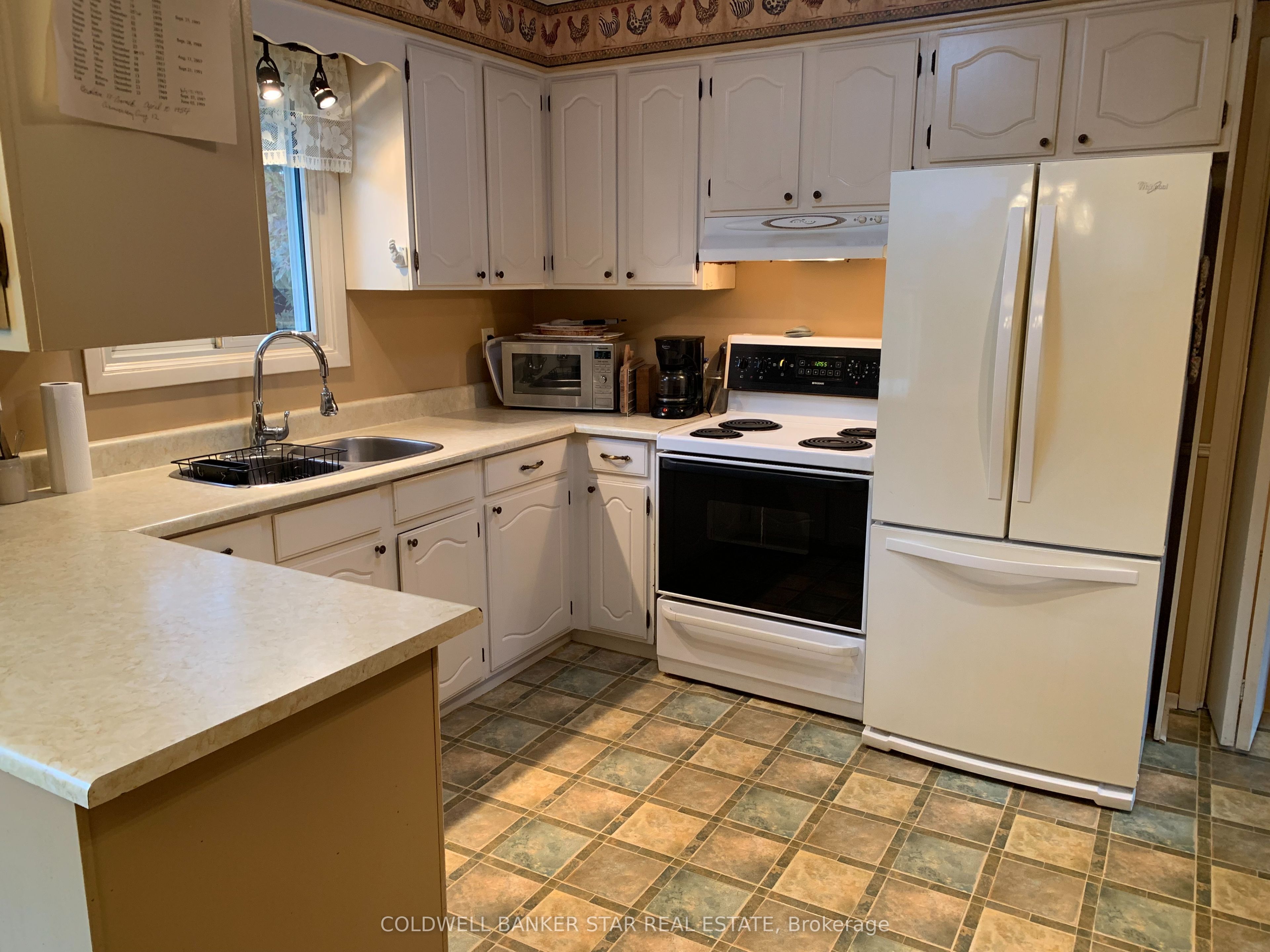 9 Lakeview Circle Property Photo 10