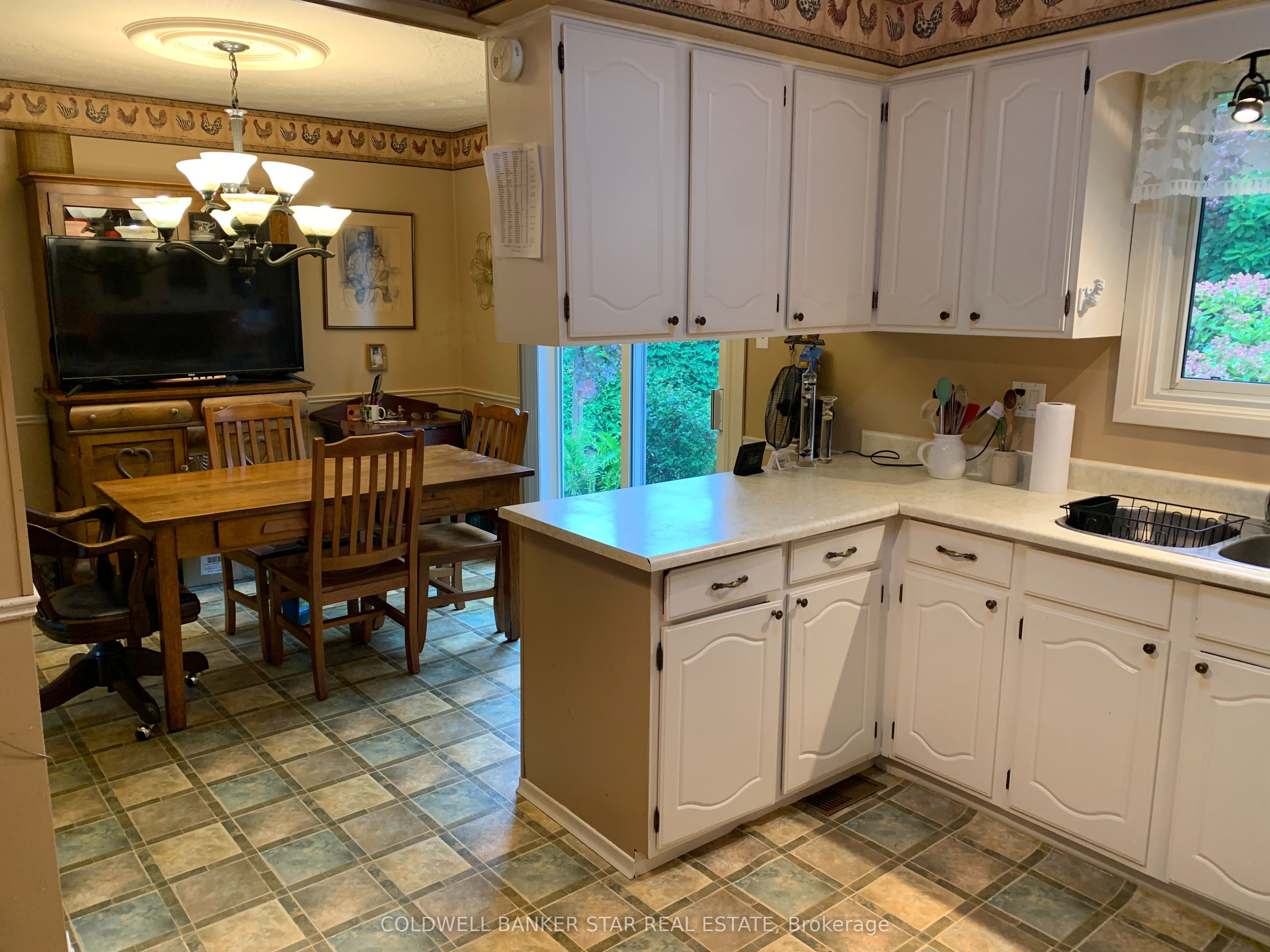 9 Lakeview Circle Property Photo 11