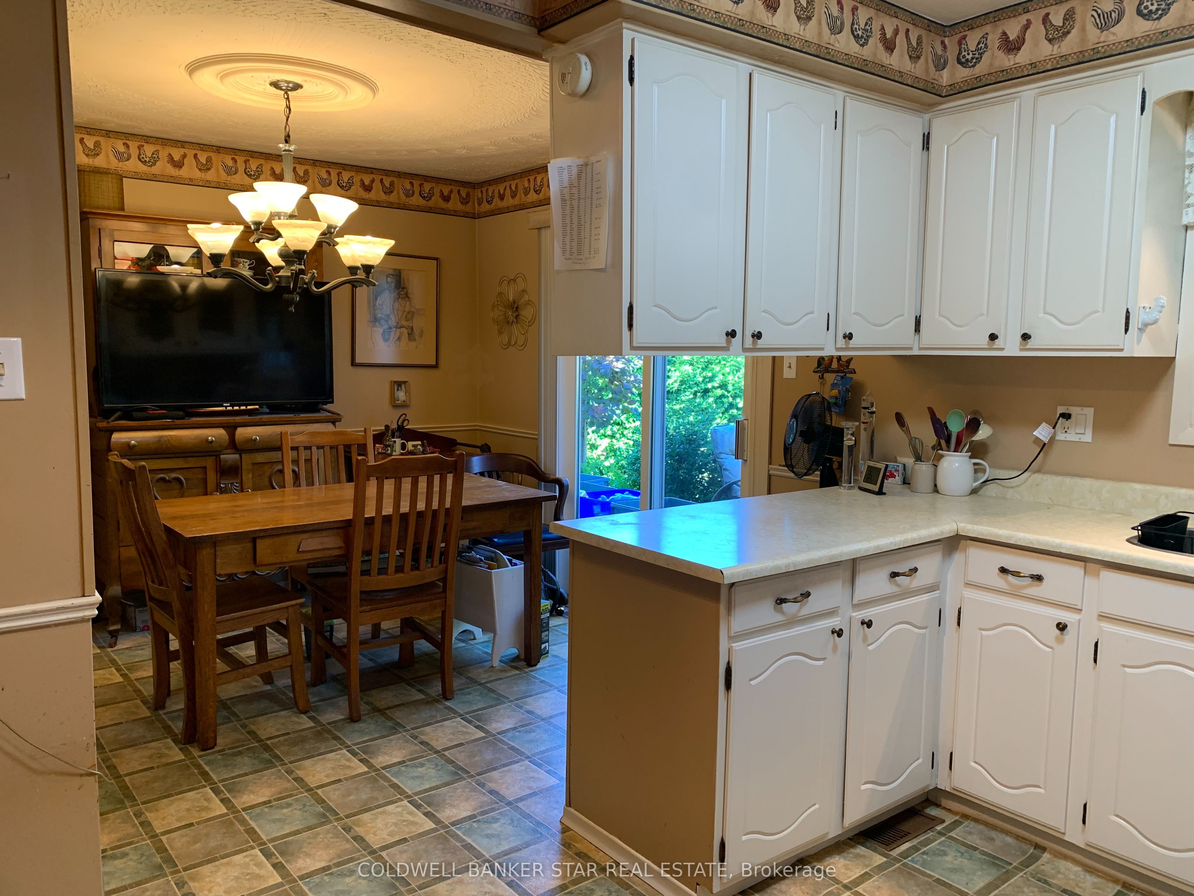 9 Lakeview Circle Property Photo 12