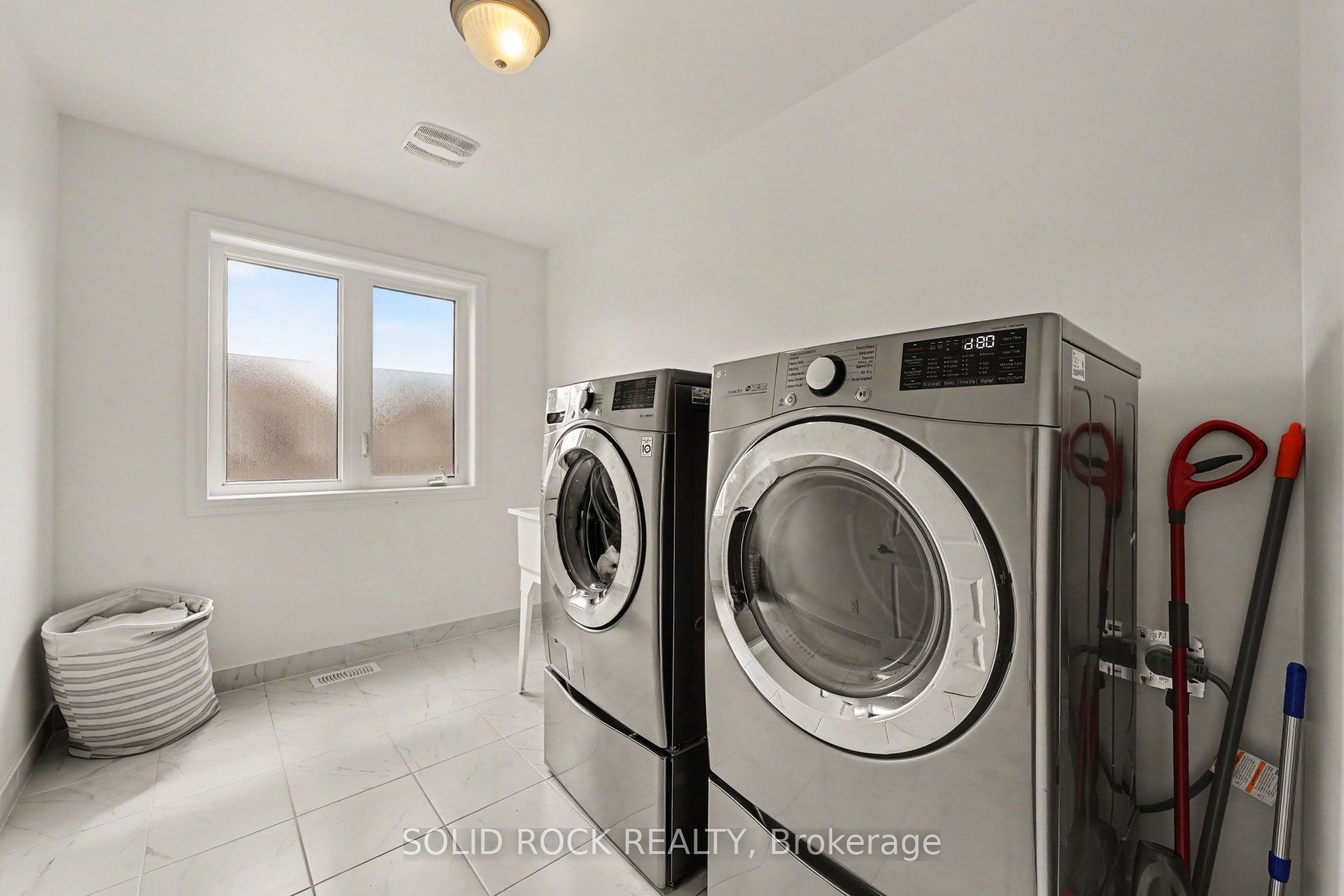 1011 Carden Lane Property Photo 33